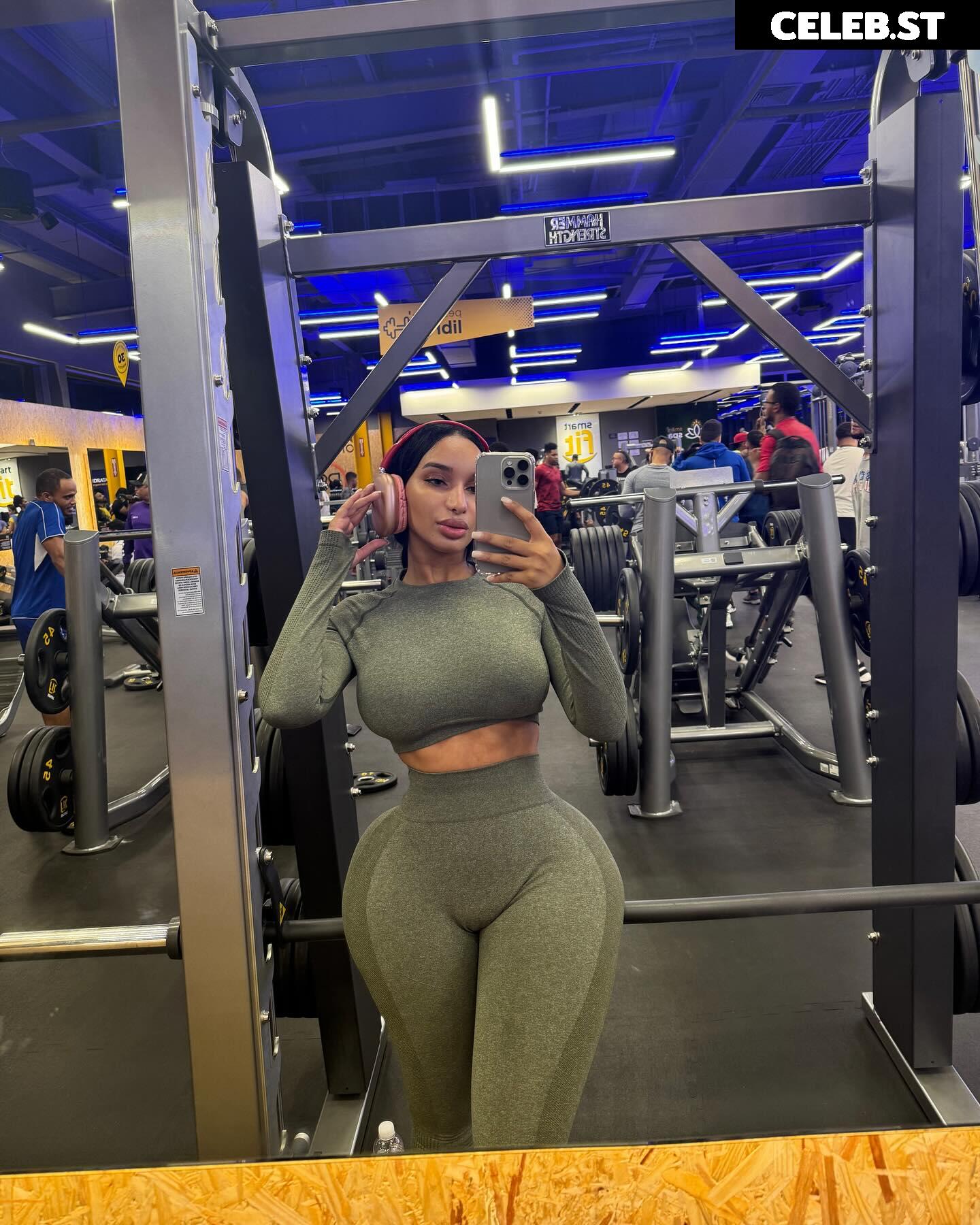 Ana Victoria Peralta Image 11931394