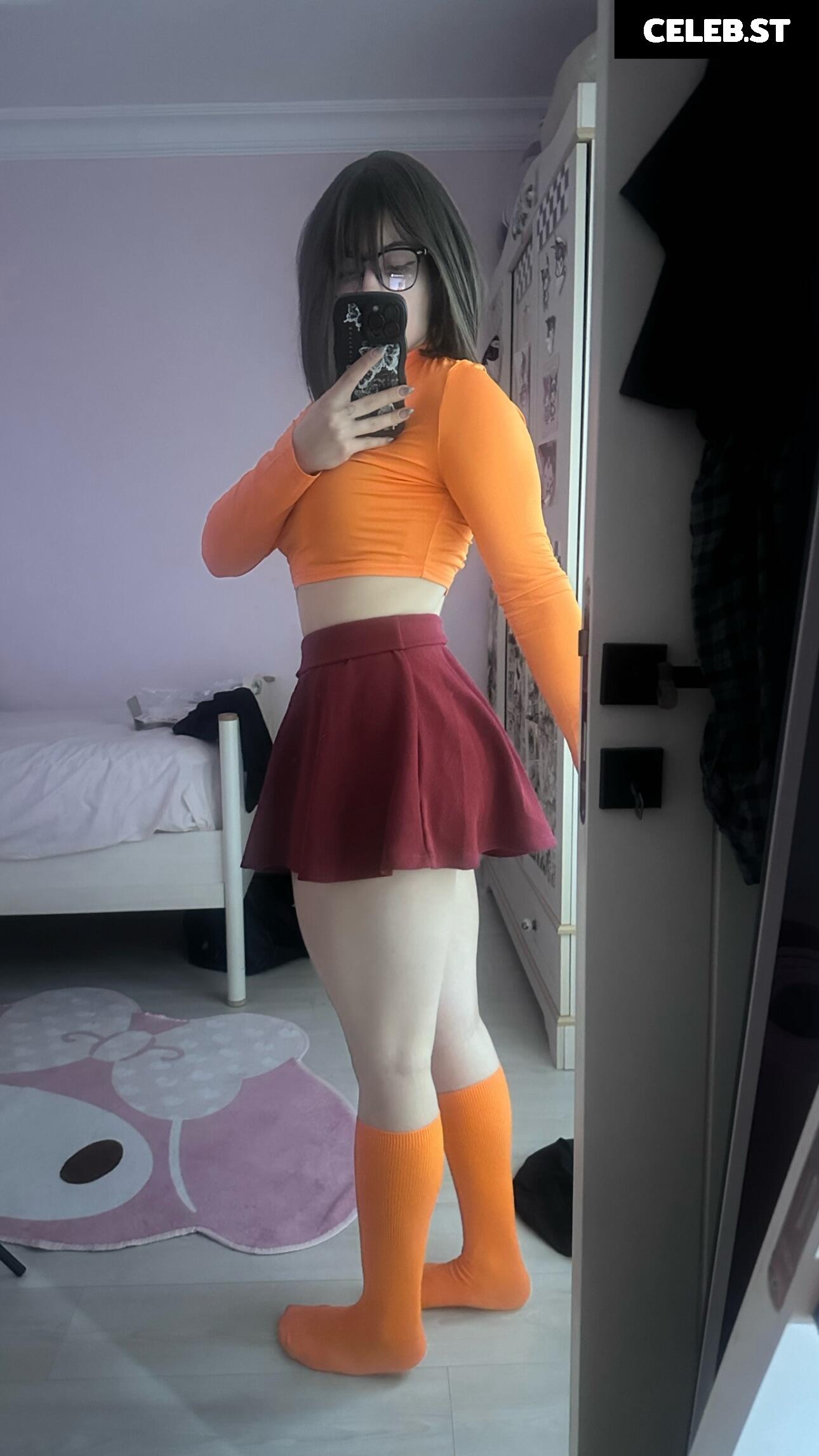 Sudemwah / Sude Akar / sudemwah0 / sudwnpai Image 11930984