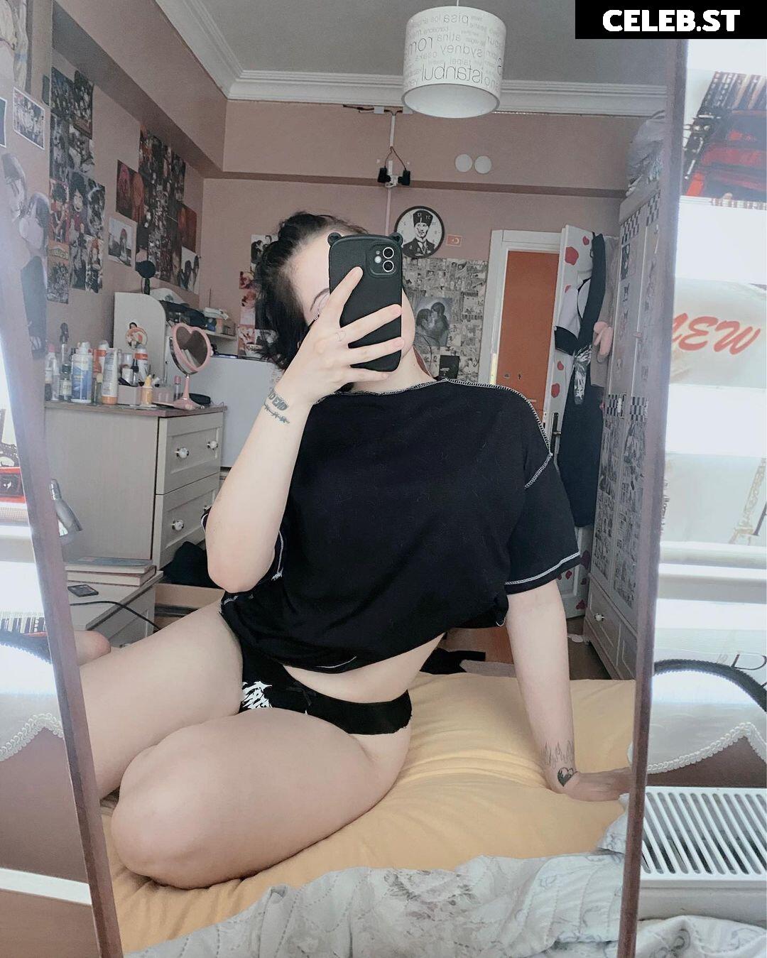 Sudemwah / Sude Akar / sudemwah0 / sudwnpai Image 11930946