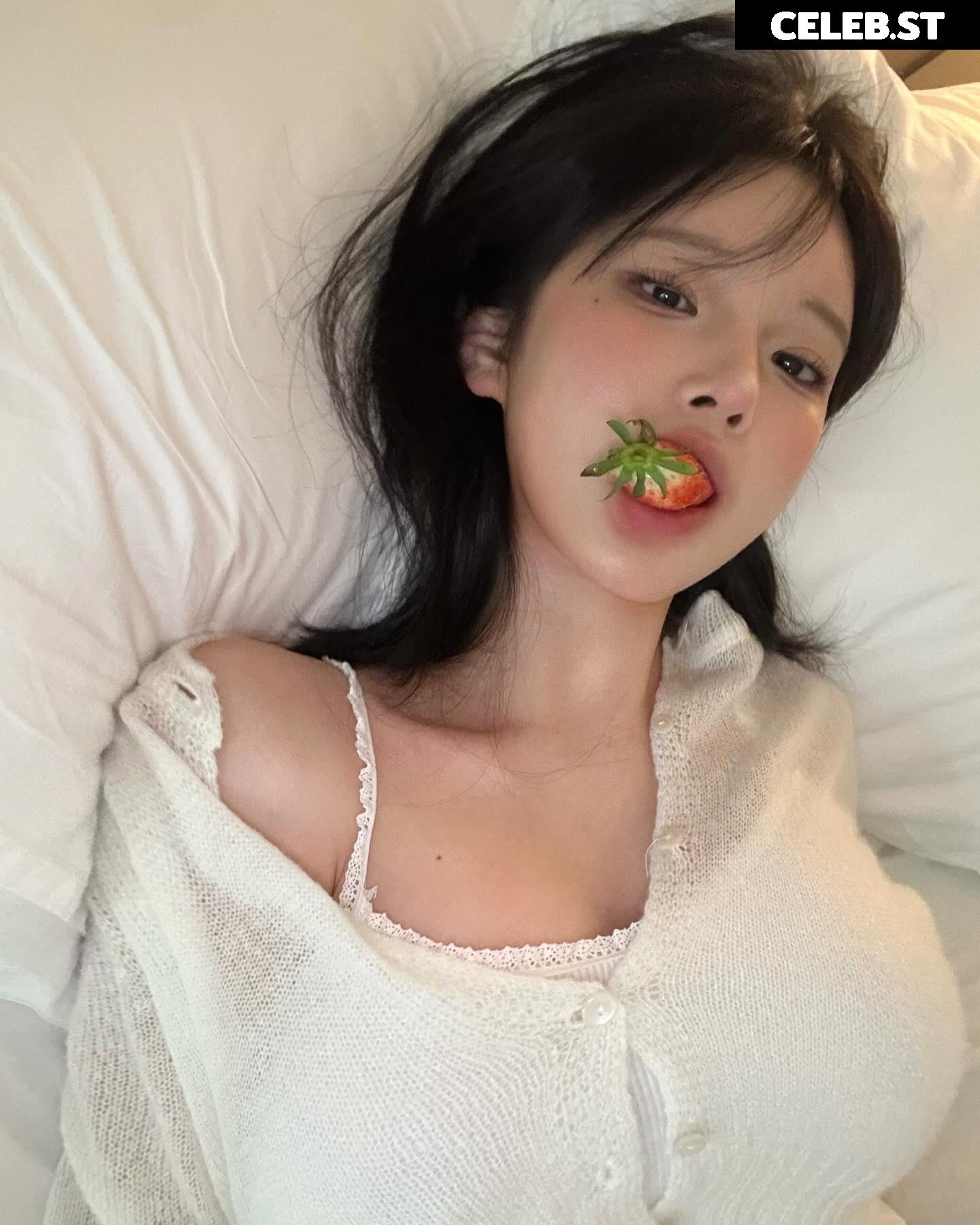 xouuuus / YUYU 유유 Image 11939780