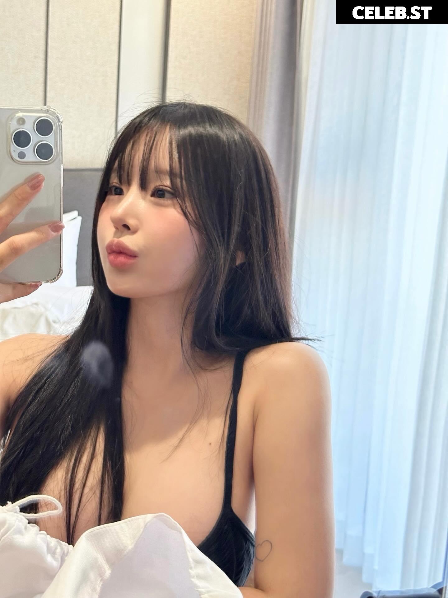 xouuuus / YUYU 유유 Image 11939761