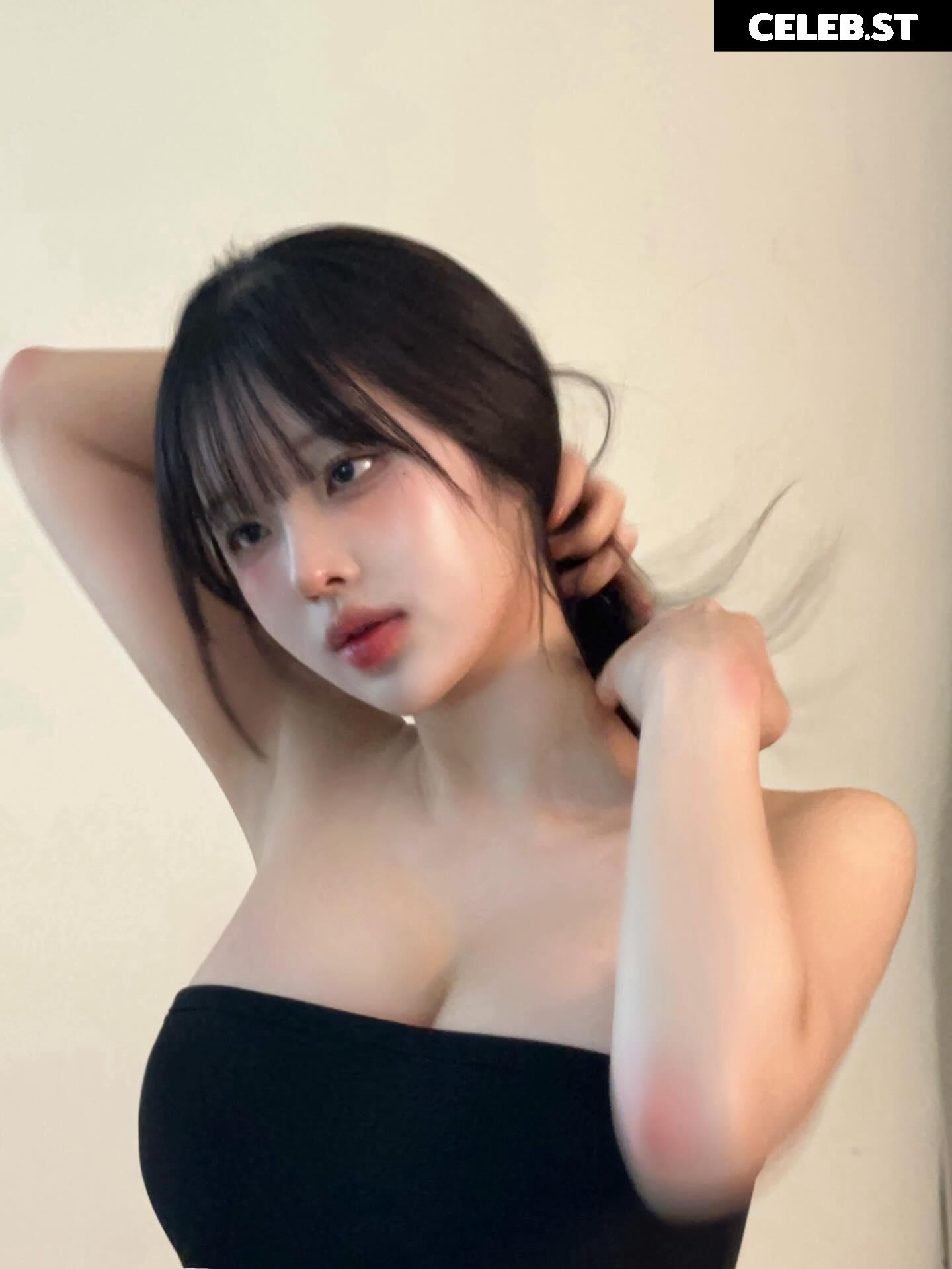 xouuuus / YUYU 유유 Image 11939764