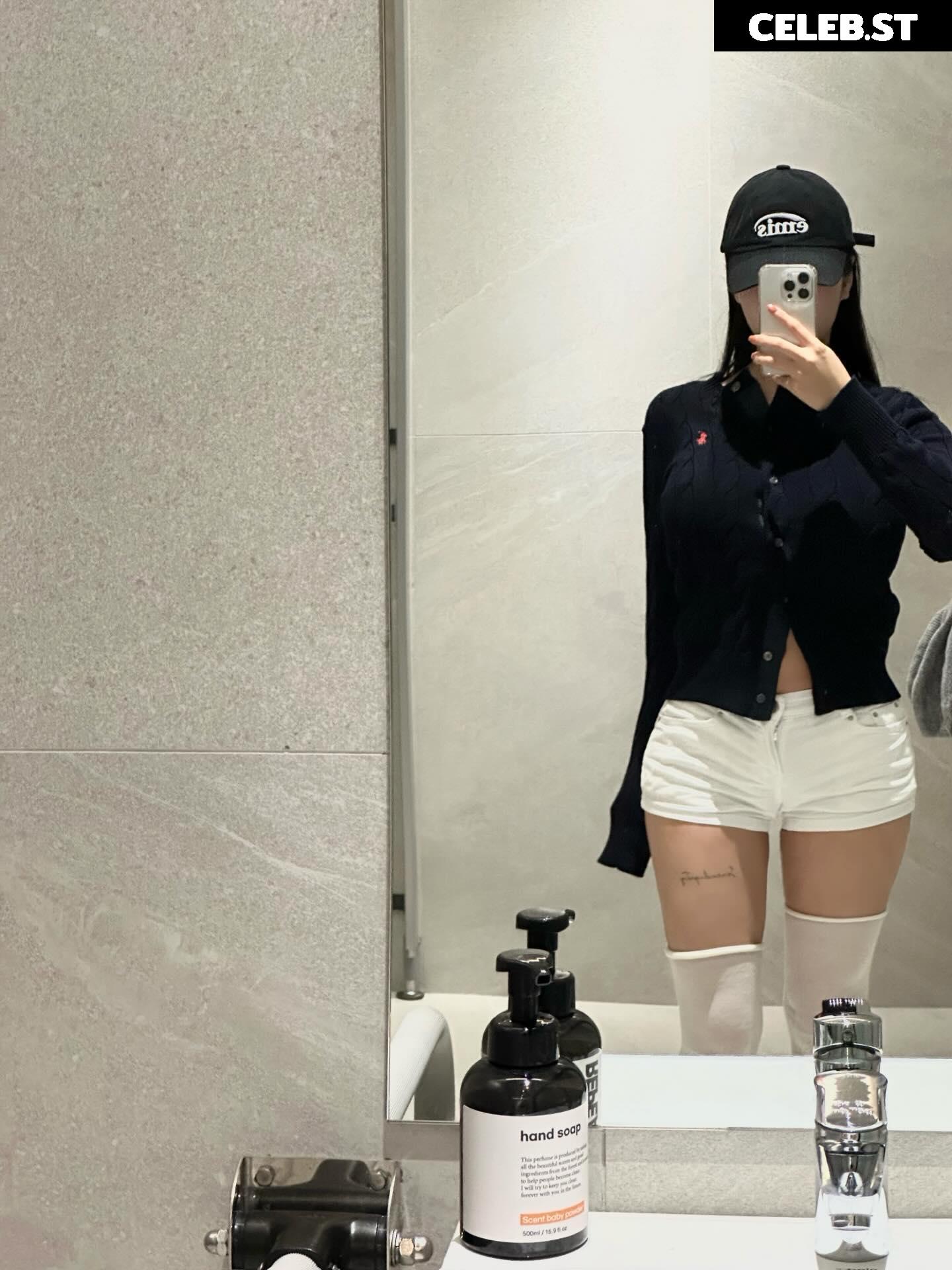 xouuuus / YUYU 유유 Image 11939759