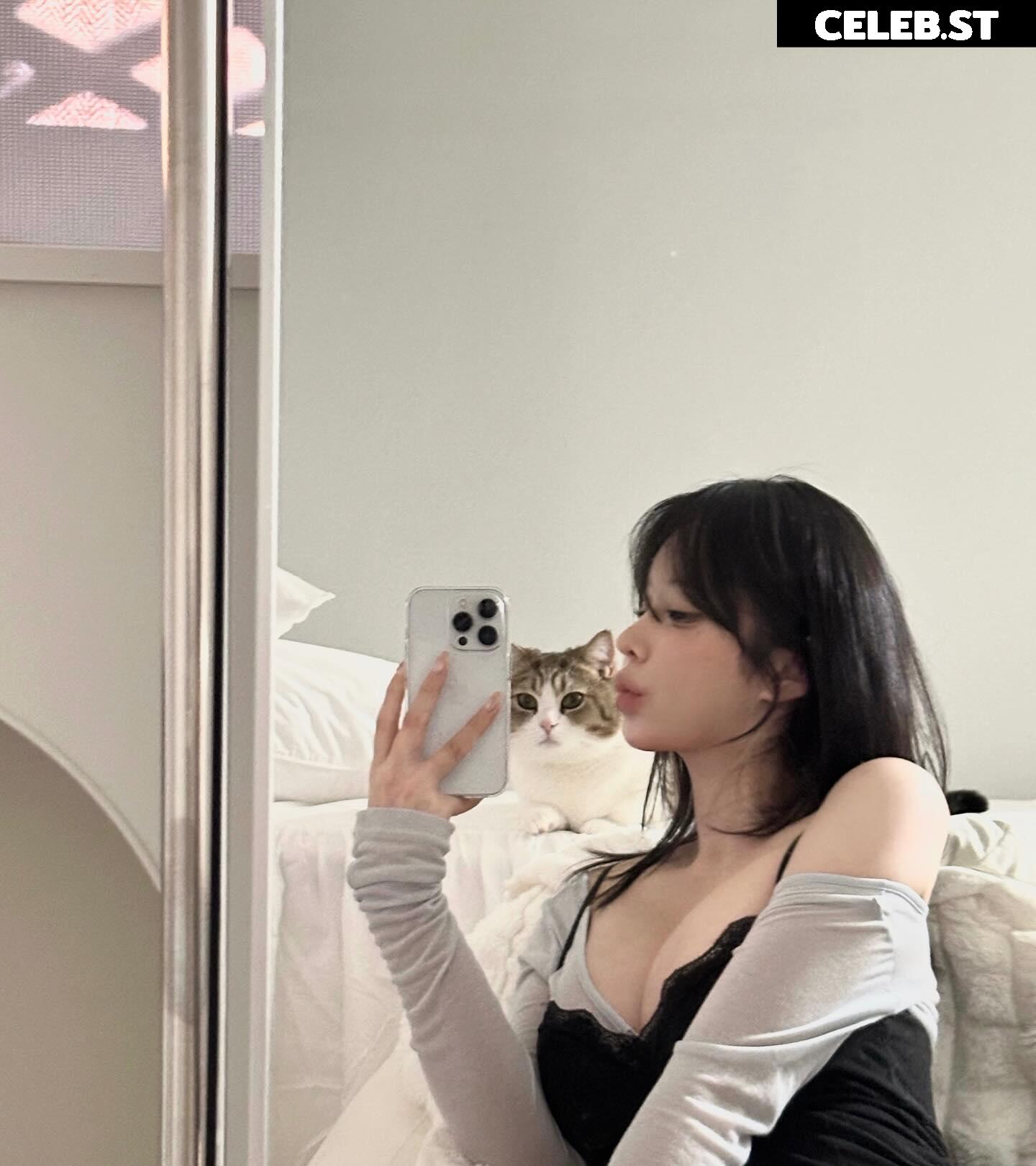 xouuuus / YUYU 유유 Image 11939749