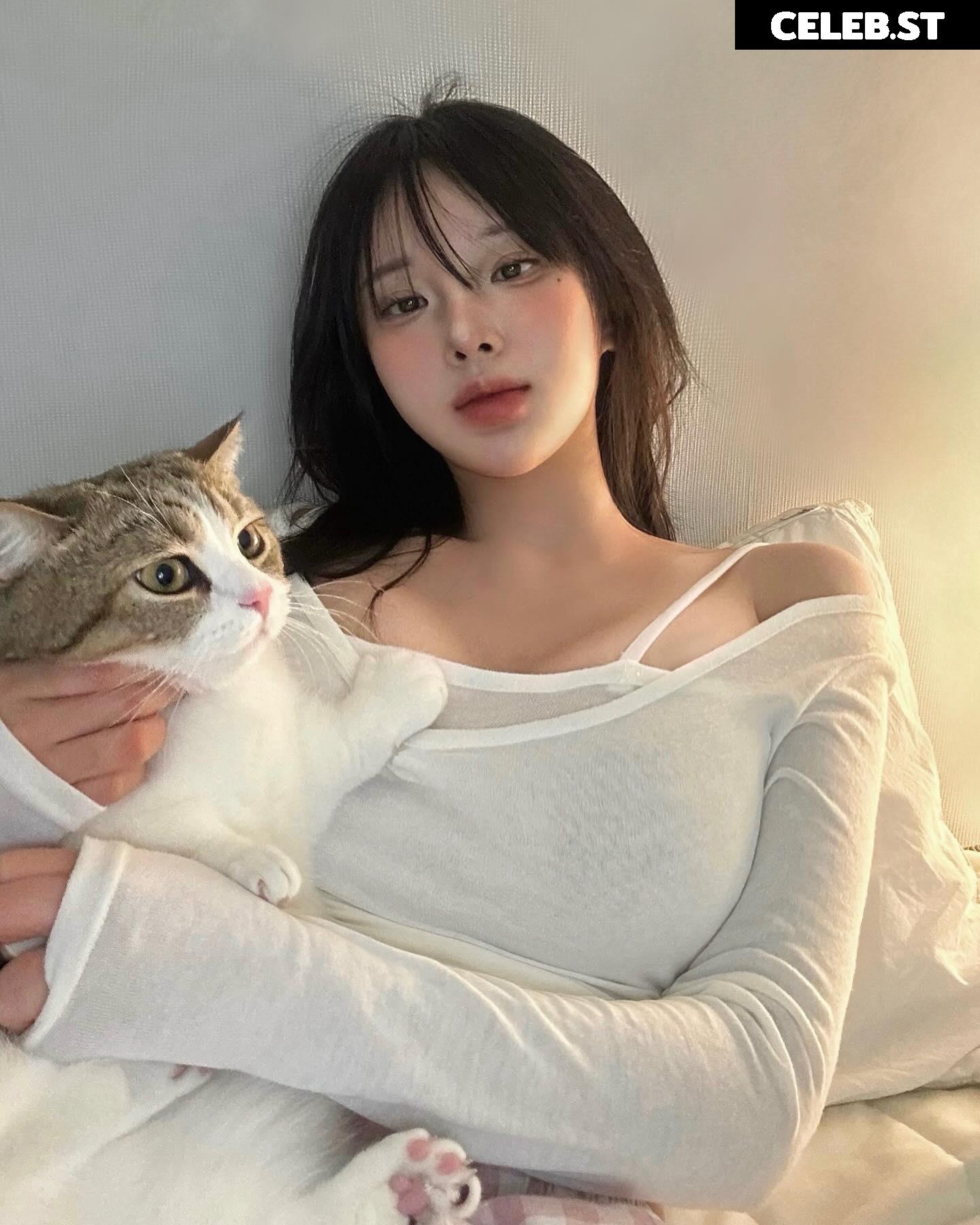 xouuuus / YUYU 유유 Image 11939776