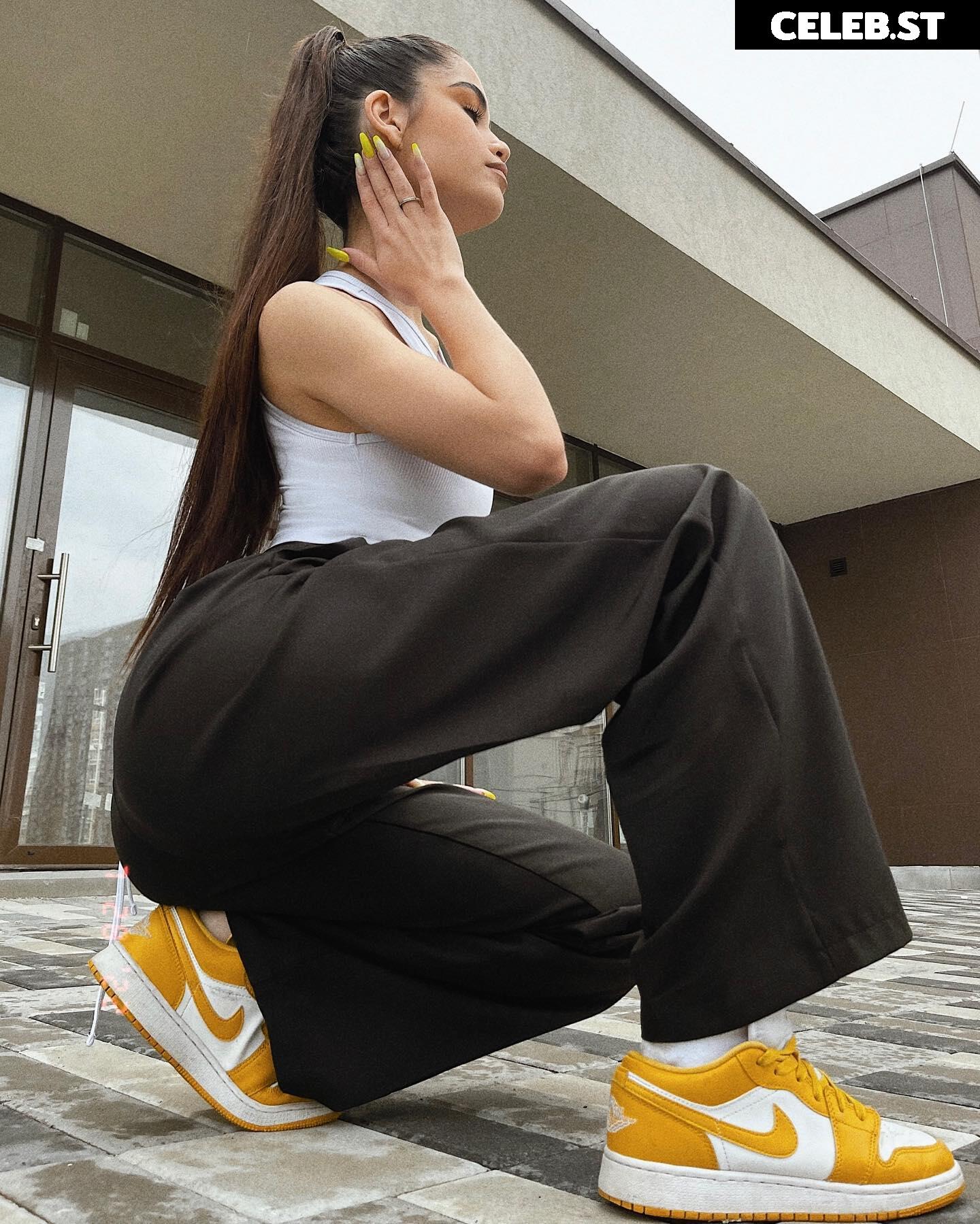 Sofia Chernasova / chernasova.sofia / soniachrn / Чернасова Софія Image 11939120