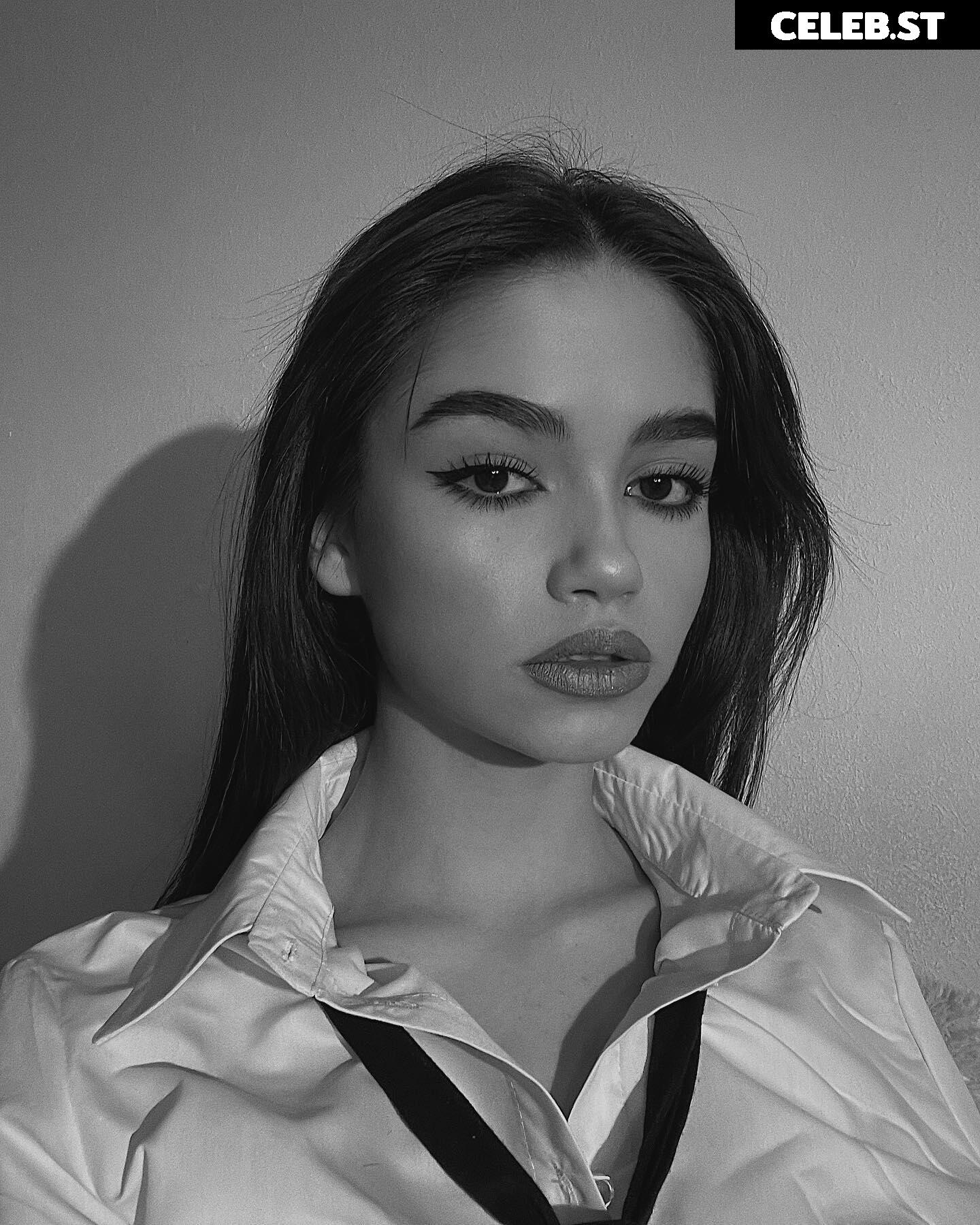Sofia Chernasova / chernasova.sofia / soniachrn / Чернасова Софія Image 11939091
