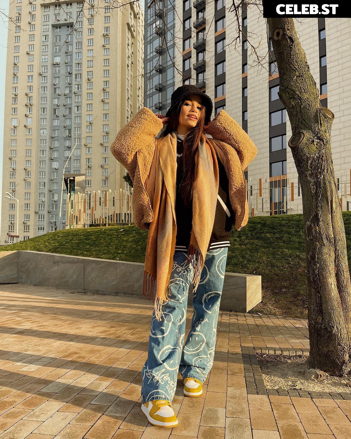 Sofia Chernasova / chernasova.sofia / soniachrn / Чернасова Софія Image 11939075