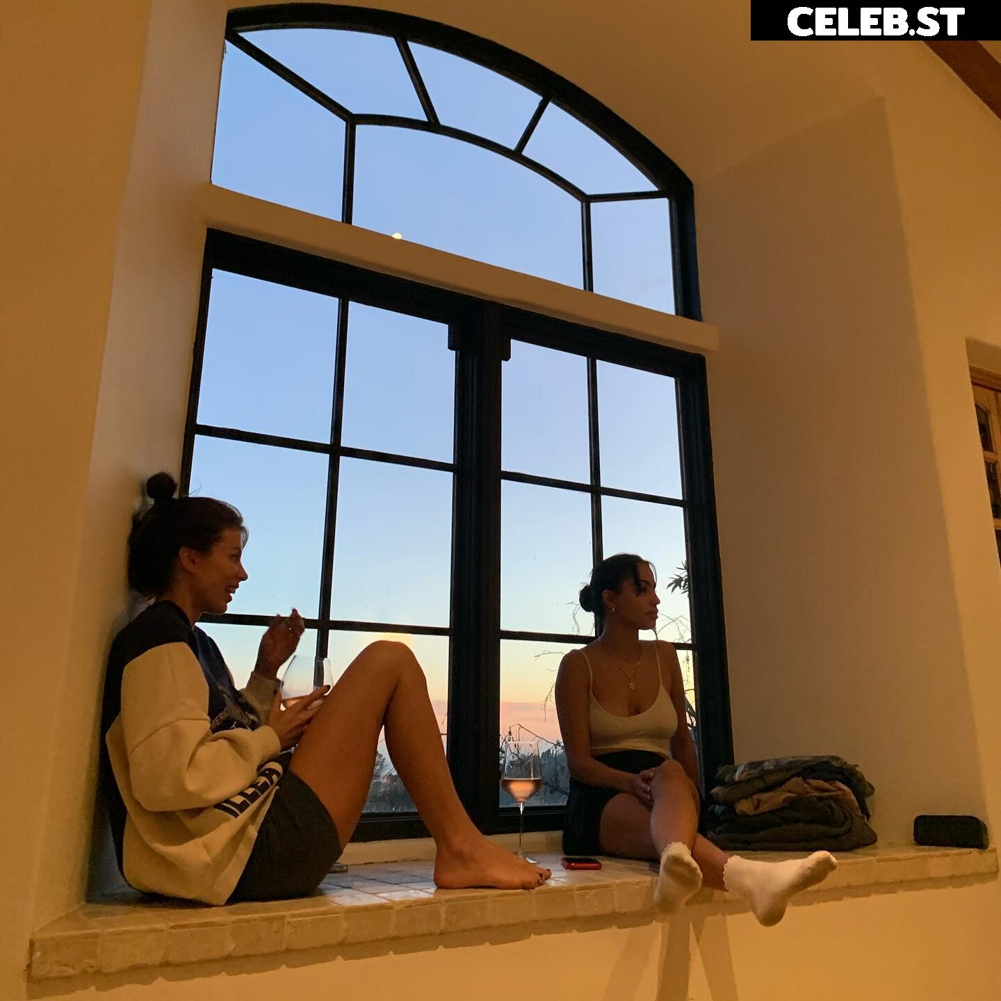 Holly Lim Image 11904978