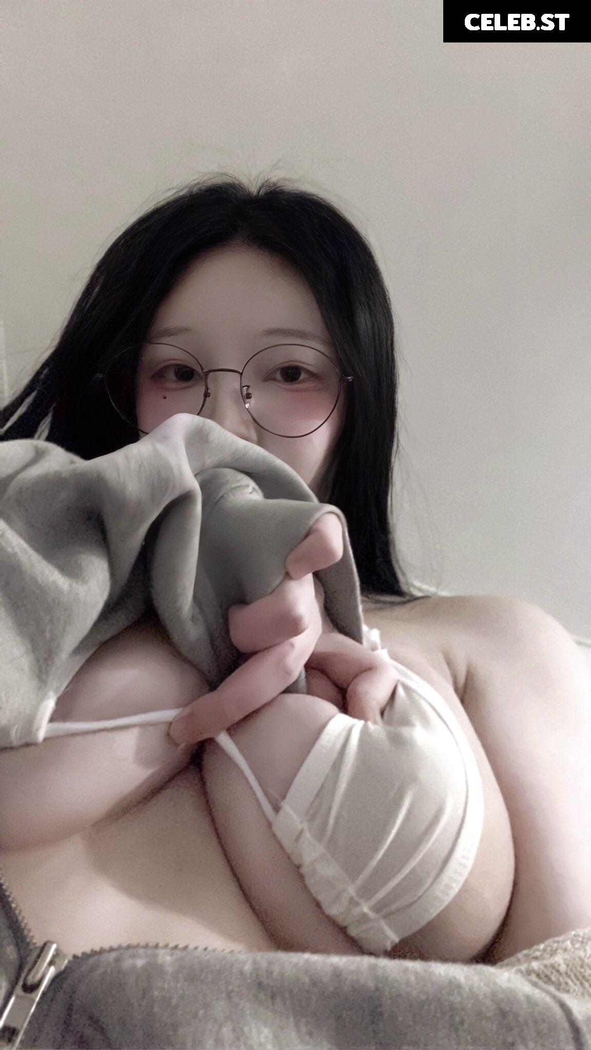 Soyeemilk__ Image 11901206