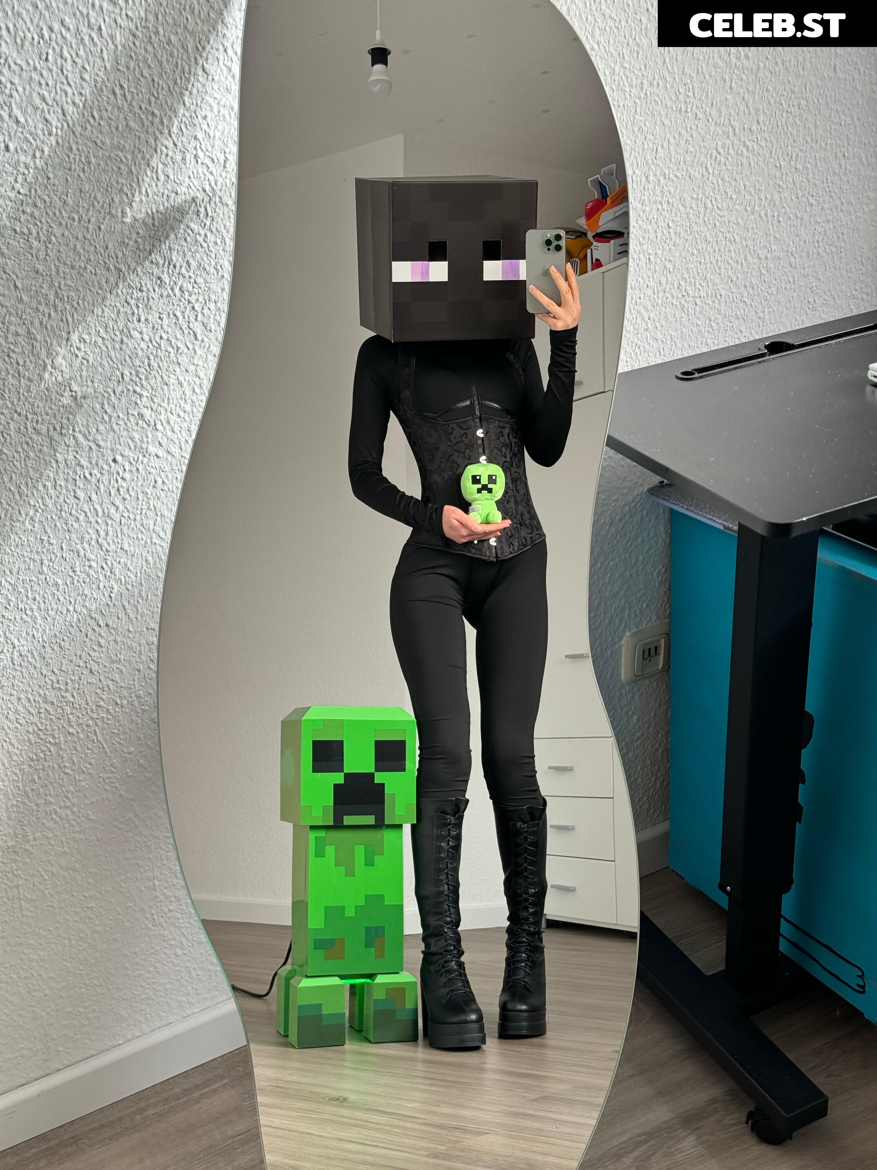 Anna Svperdone / Superd0ne Image 11900599