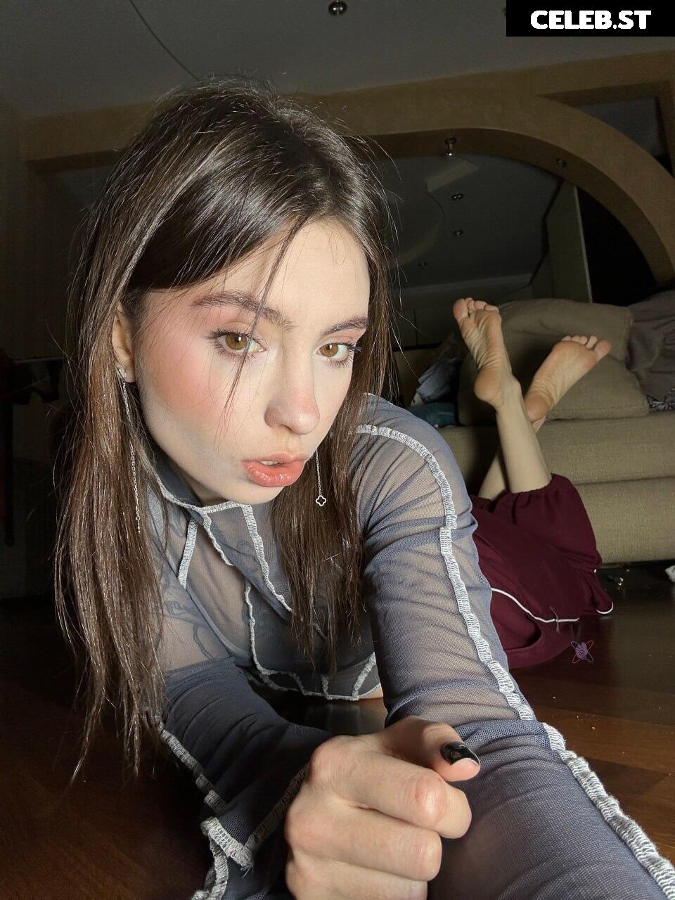 Elis222/elisfeet222 Image 11995080