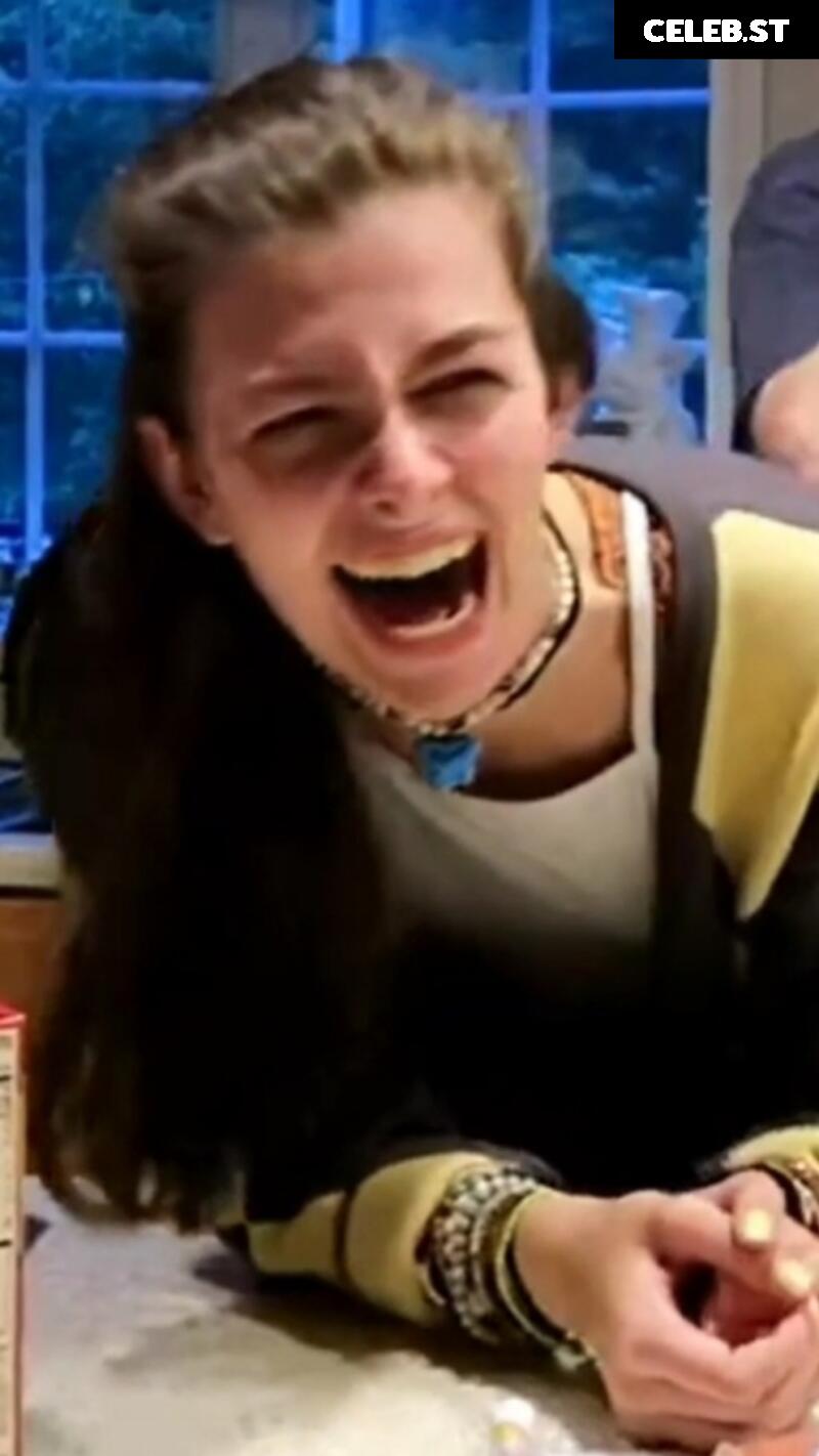 Lia Reacts / Lia_Fiore Image 11982057