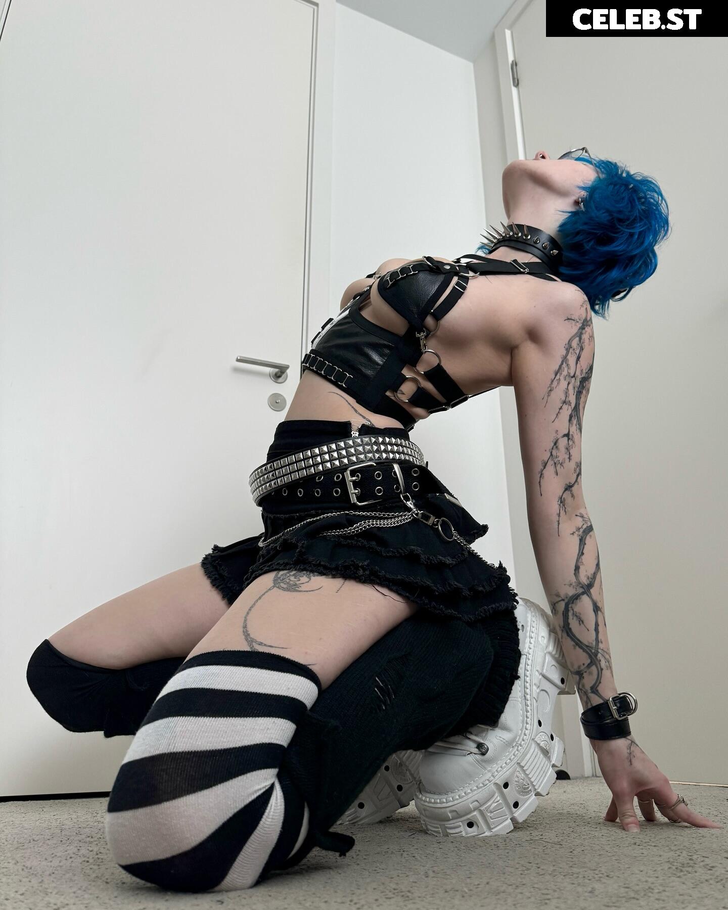 Lyra Crow (lyracr0w0) Image 11868120
