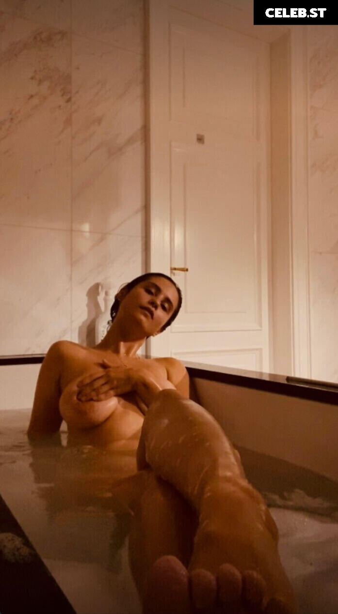 only.lika / Onlylika / likanextlevel / likaland_ Image 11868299