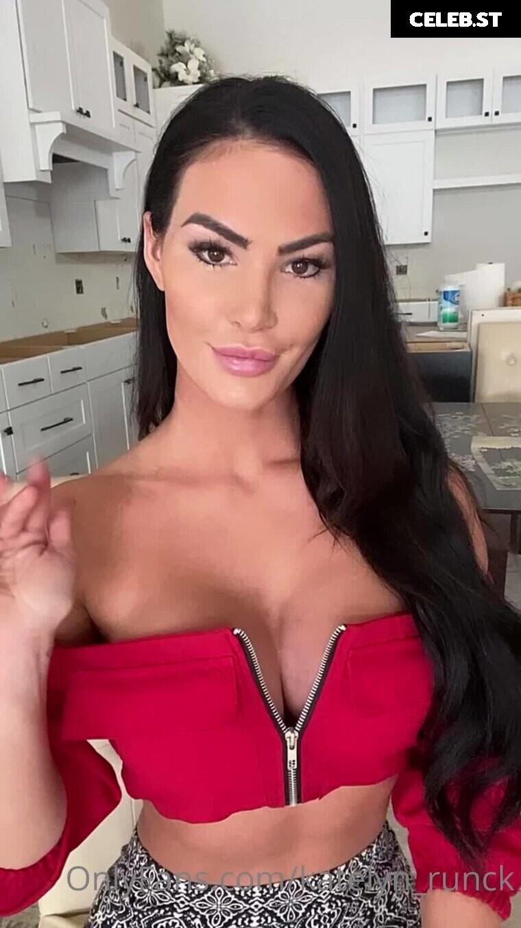 Katelyn Runck Image 11867273