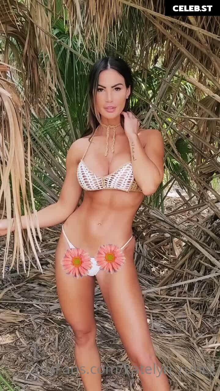 Katelyn Runck Image 11867279