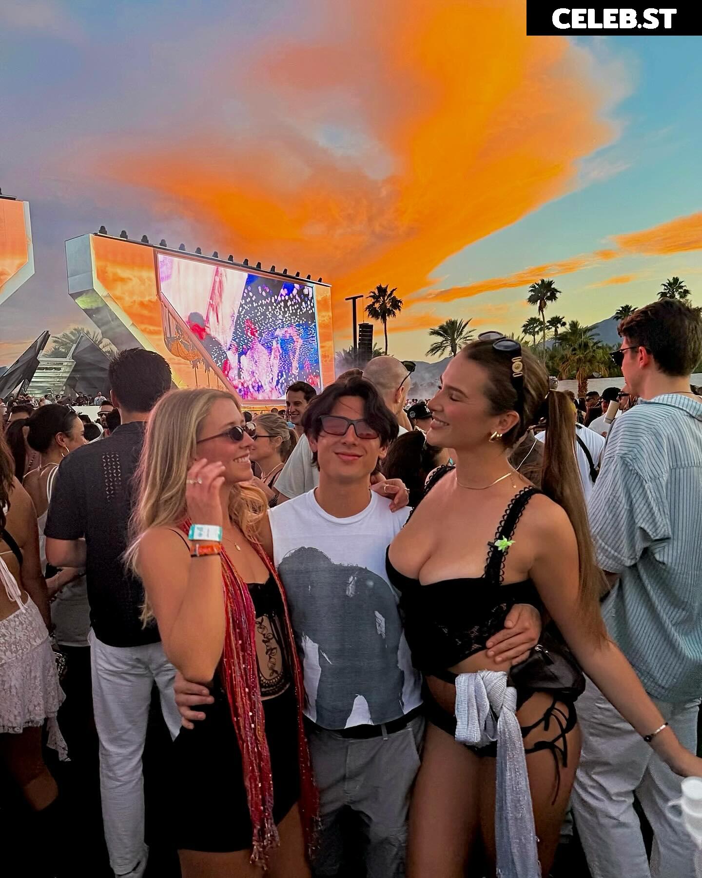 Emma Char (emmaa_char) Image 11866895