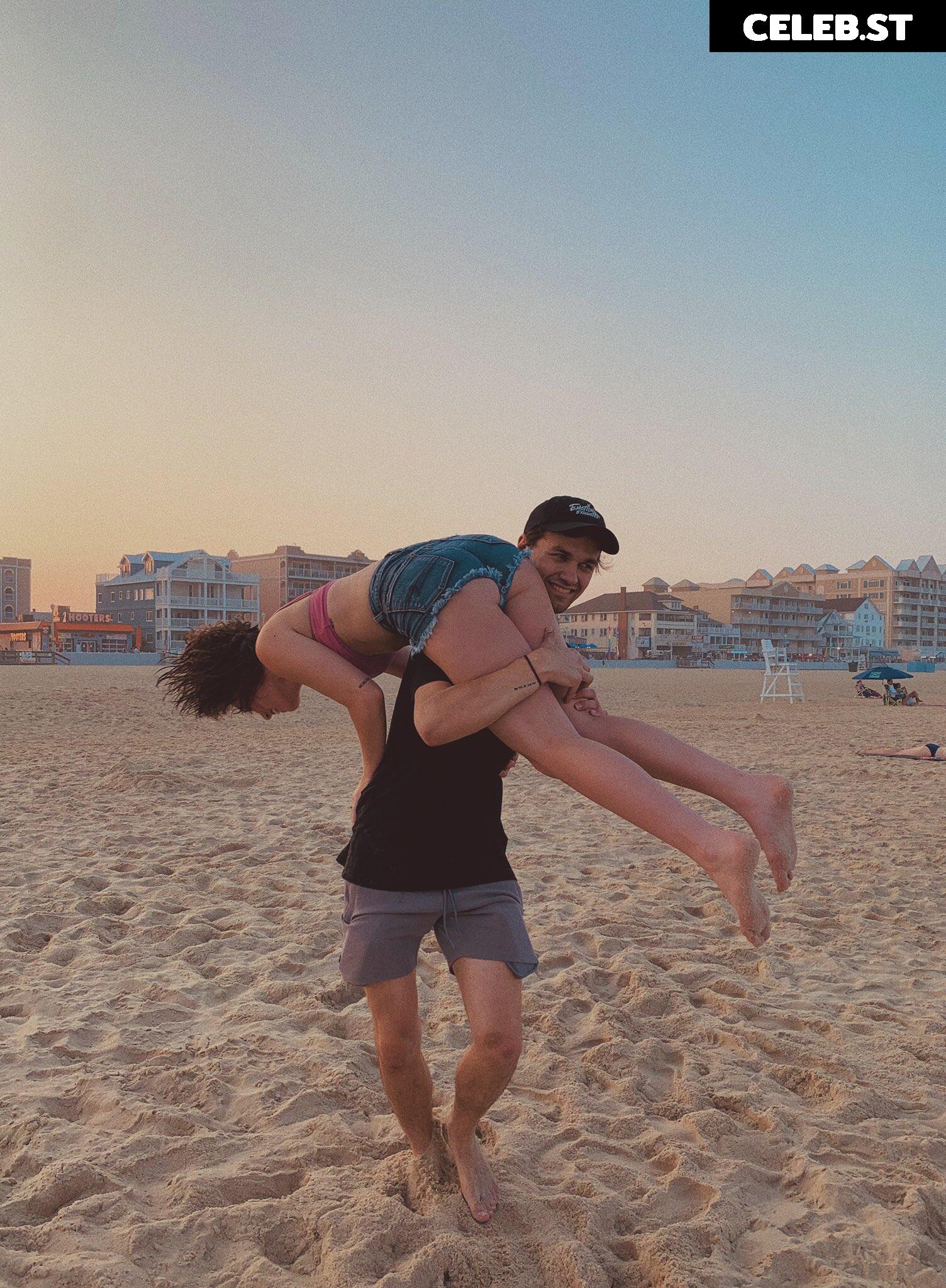 Classiccardad/ Classic Car Dad/ 1982.corvette Image 11866713