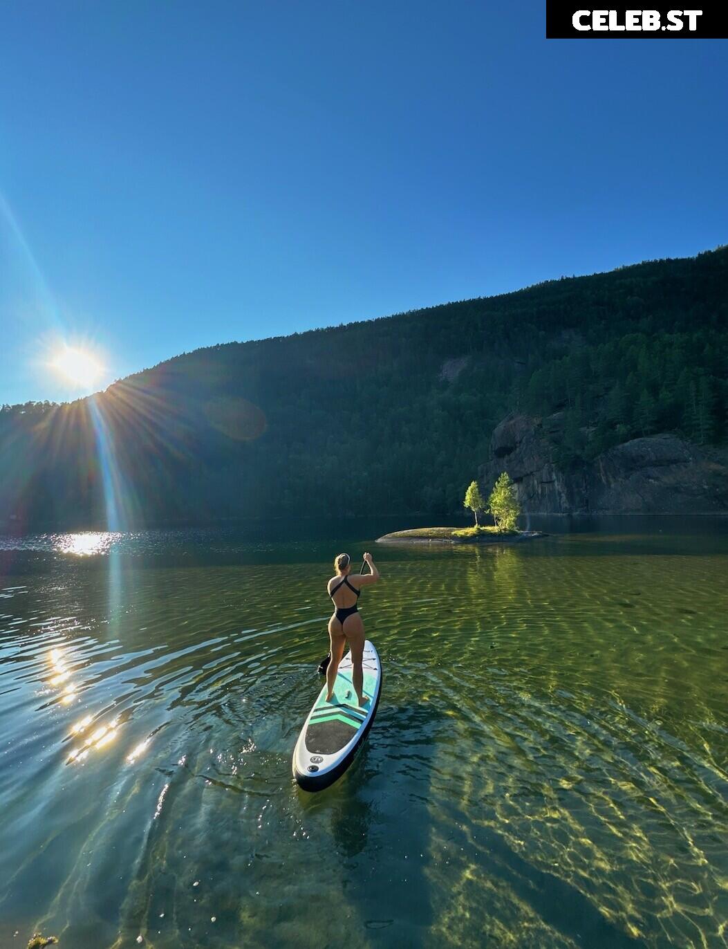 heleneelises/ Helene Elise Strom/ helenees Image 11866223