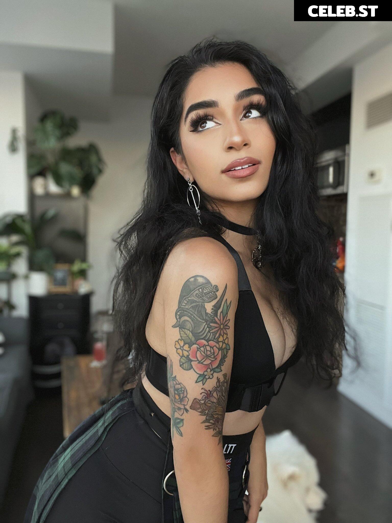 Saira Rose / sairaspooks Image 11875127