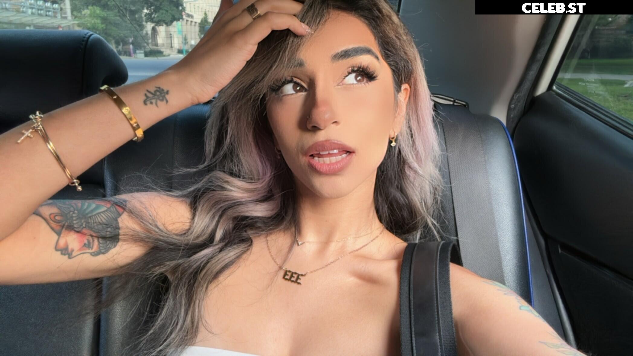 Saira Rose / sairaspooks Image 11875229