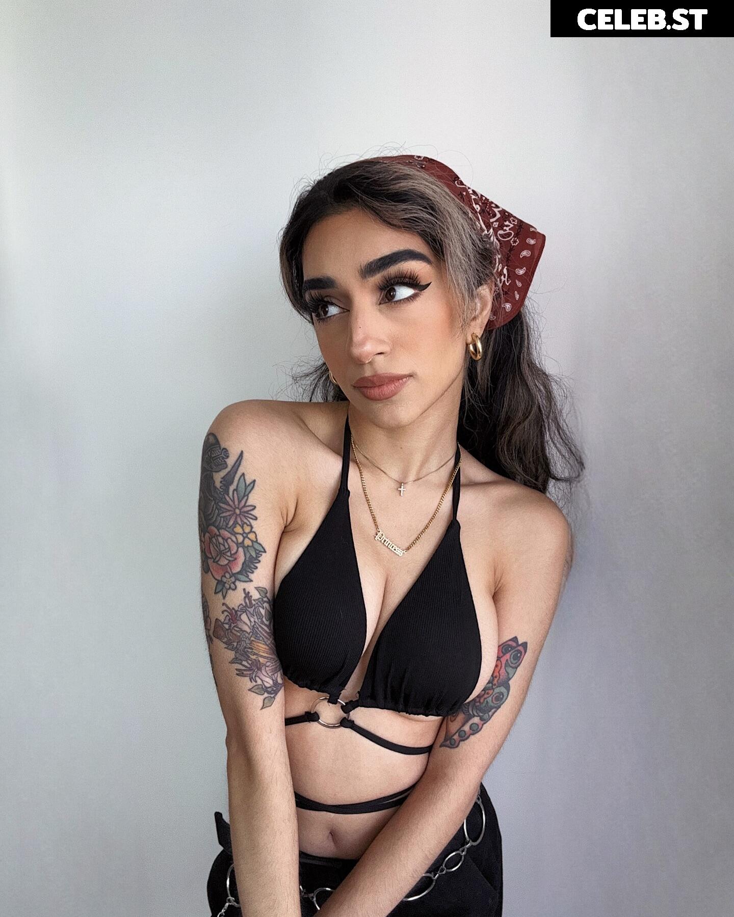 Saira Rose / sairaspooks Image 11875209