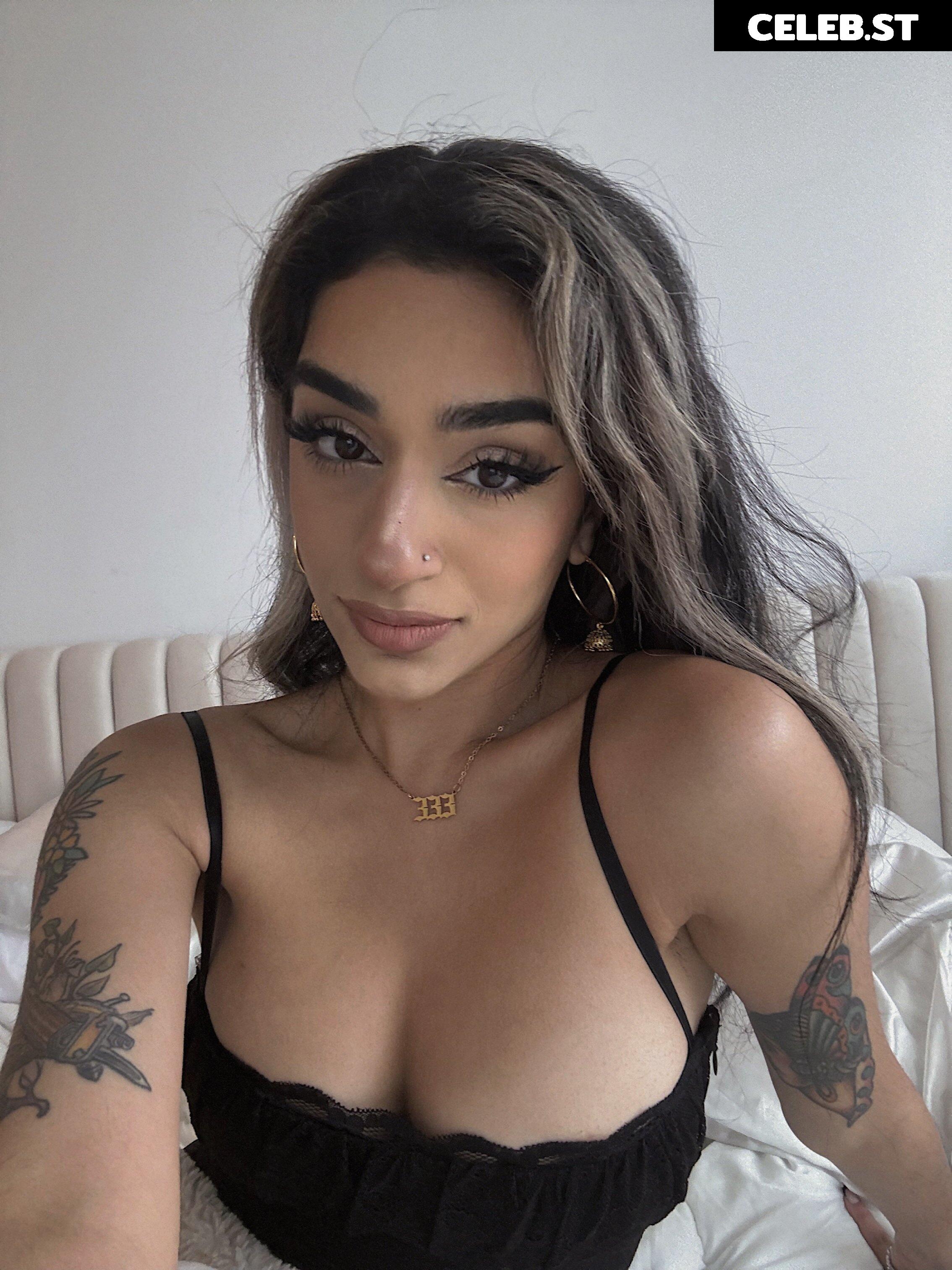 Saira Rose / sairaspooks Image 11875242