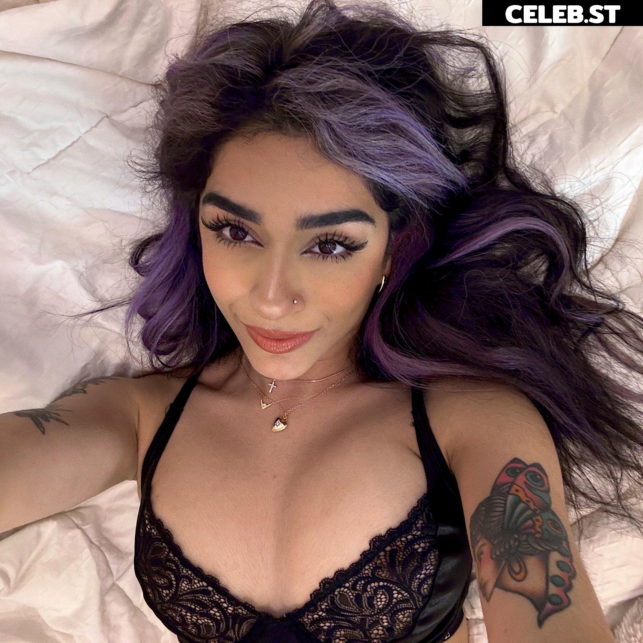 Saira Rose / sairaspooks Image 11875274