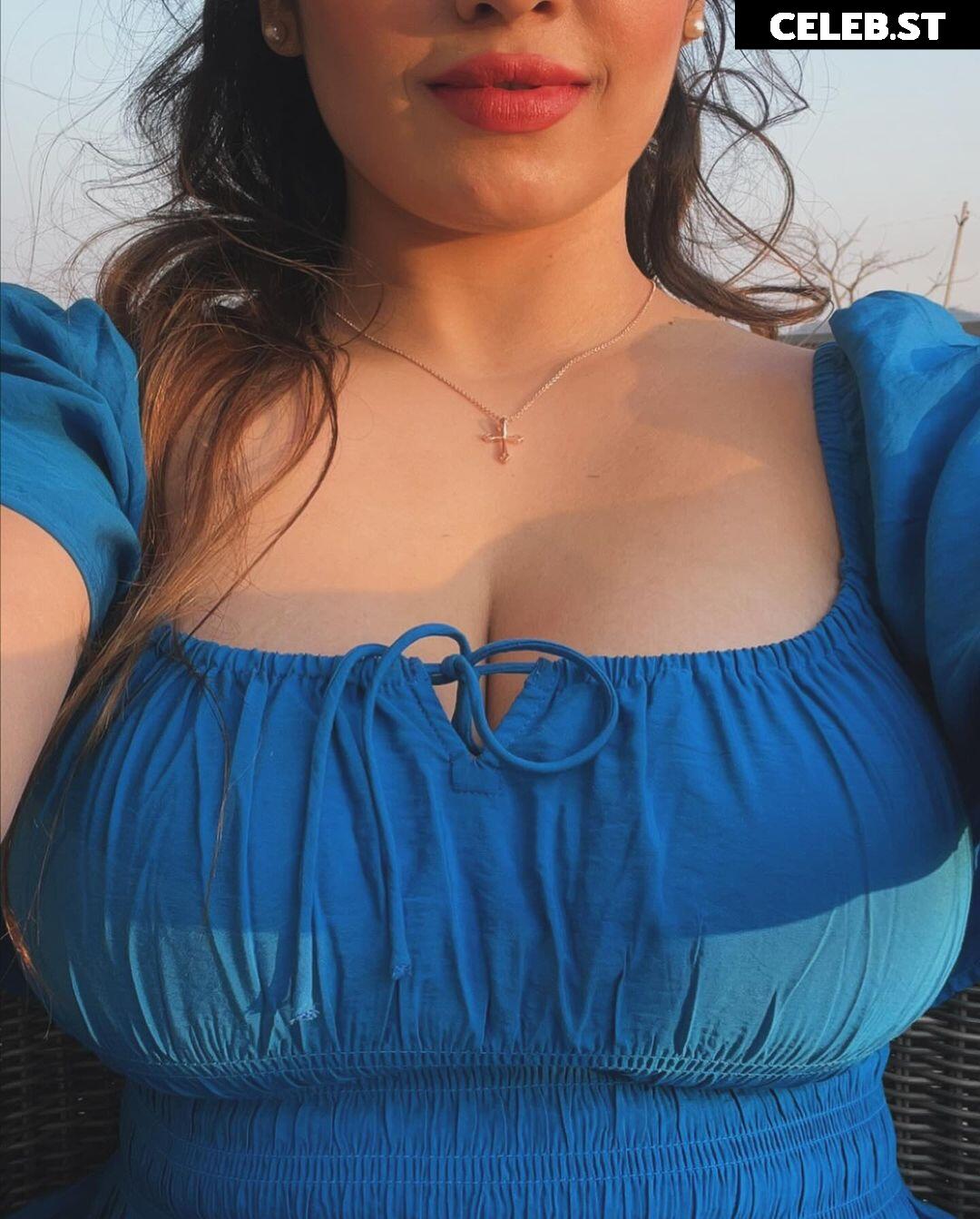 Aditi Mistry Image 11874581
