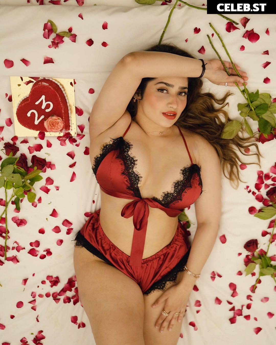 Aditi Mistry Image 11874554