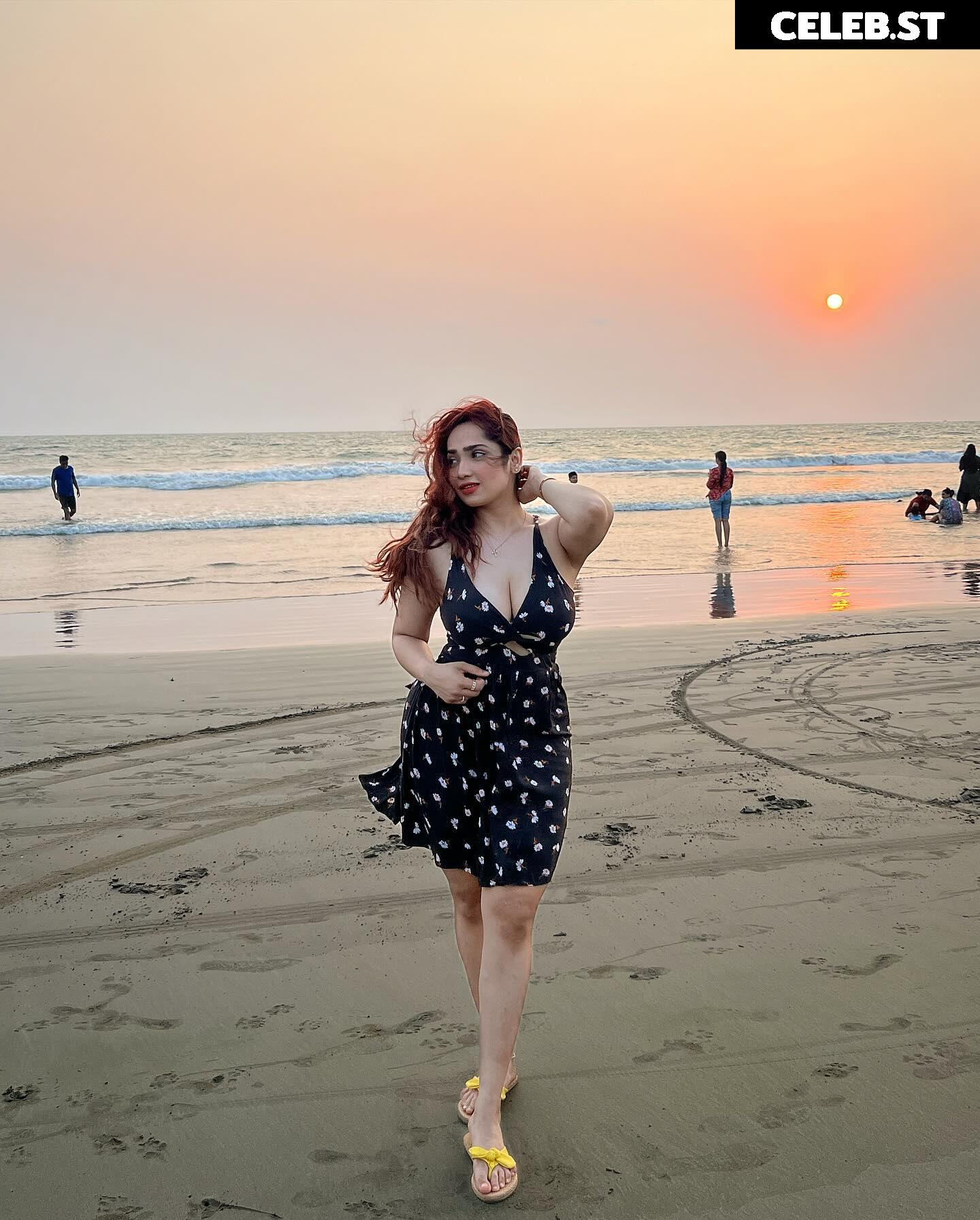Aditi Mistry Image 11874616