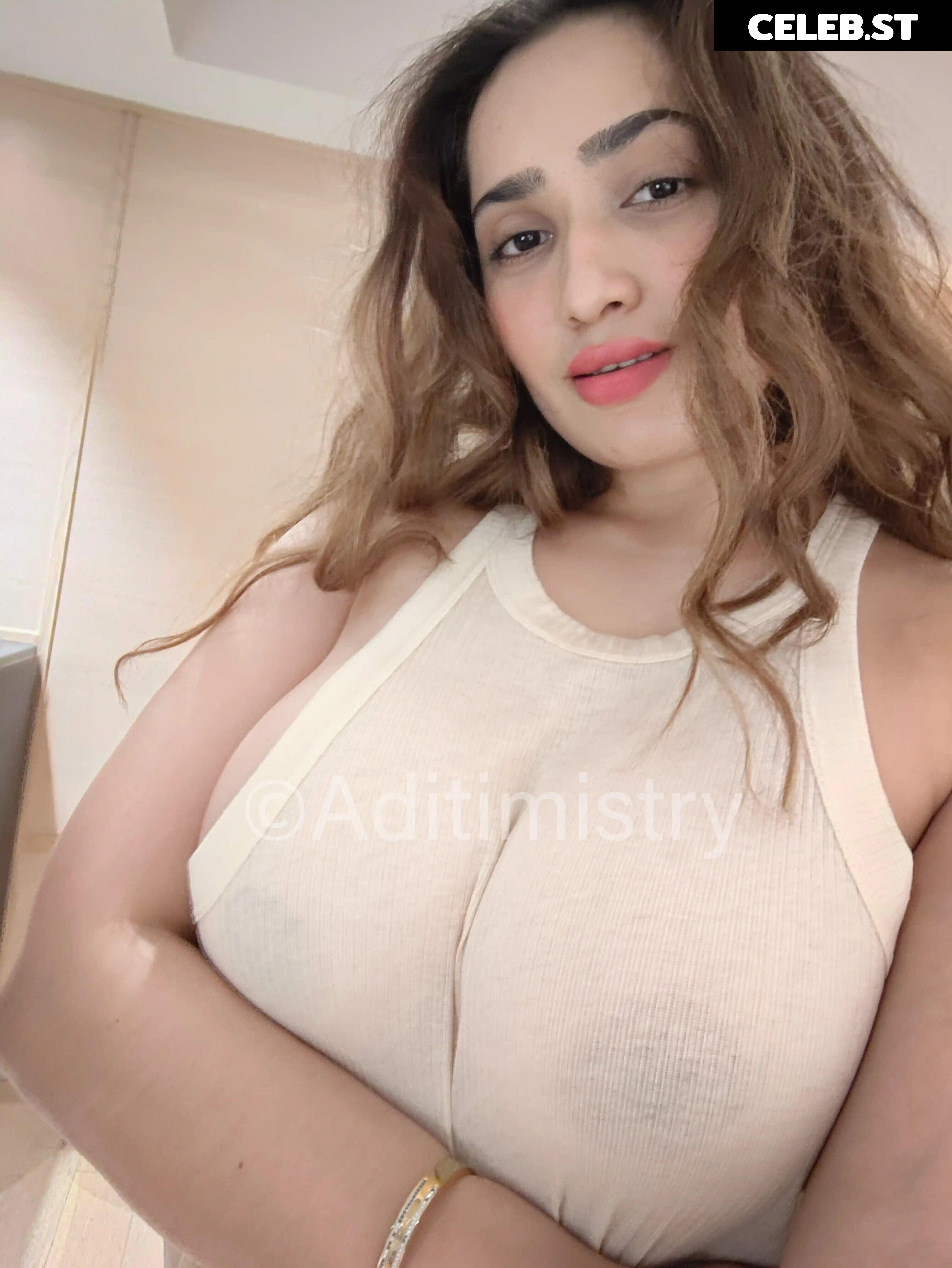 Aditi Mistry Image 11874667
