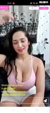 Aditi Mistry Image 11874645