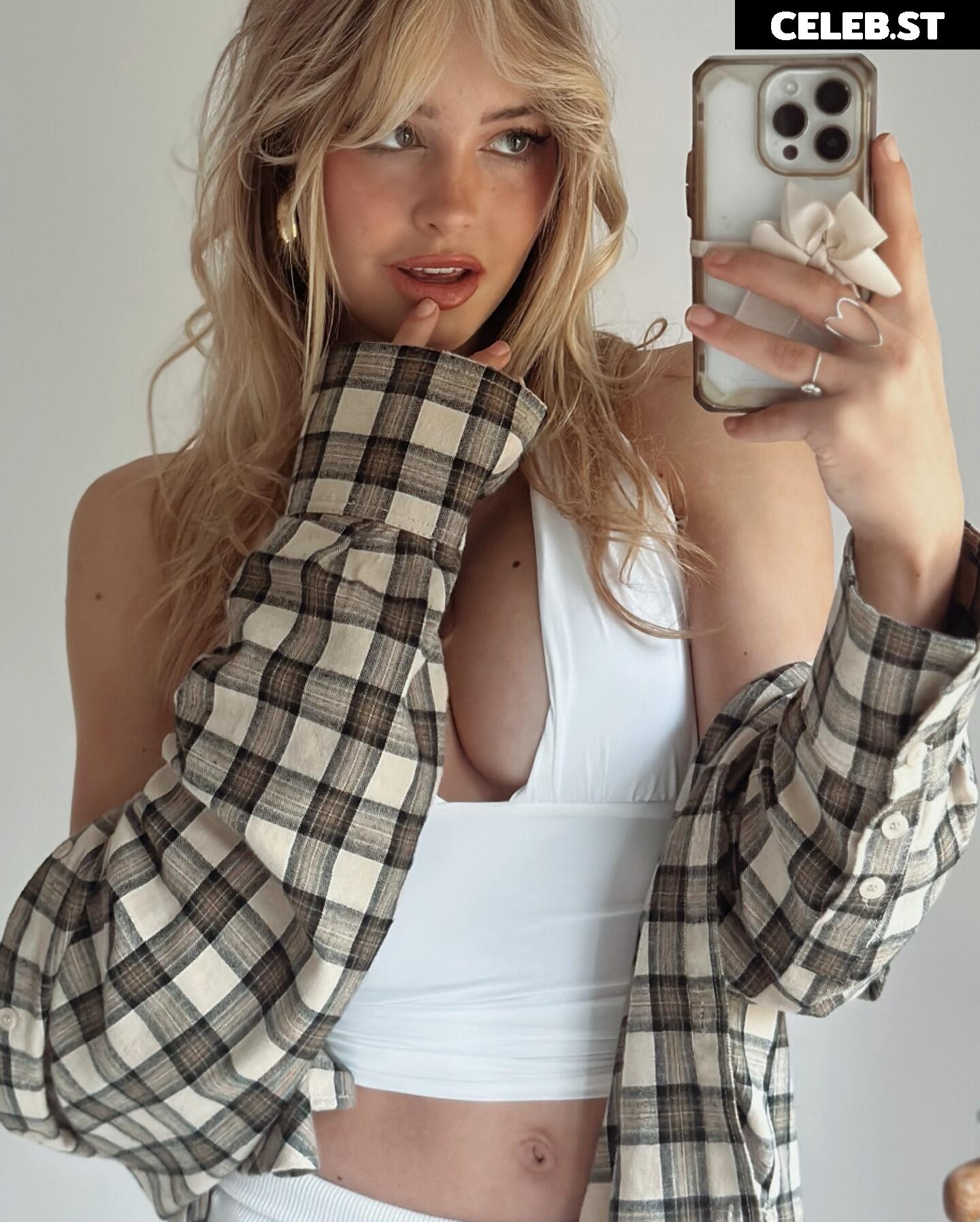 Sterre Meijer / surfsterre Image 11877619