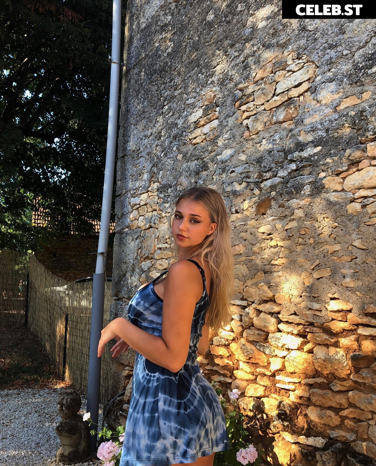 ellyy.ann / elly.ann / elly Image 11871887