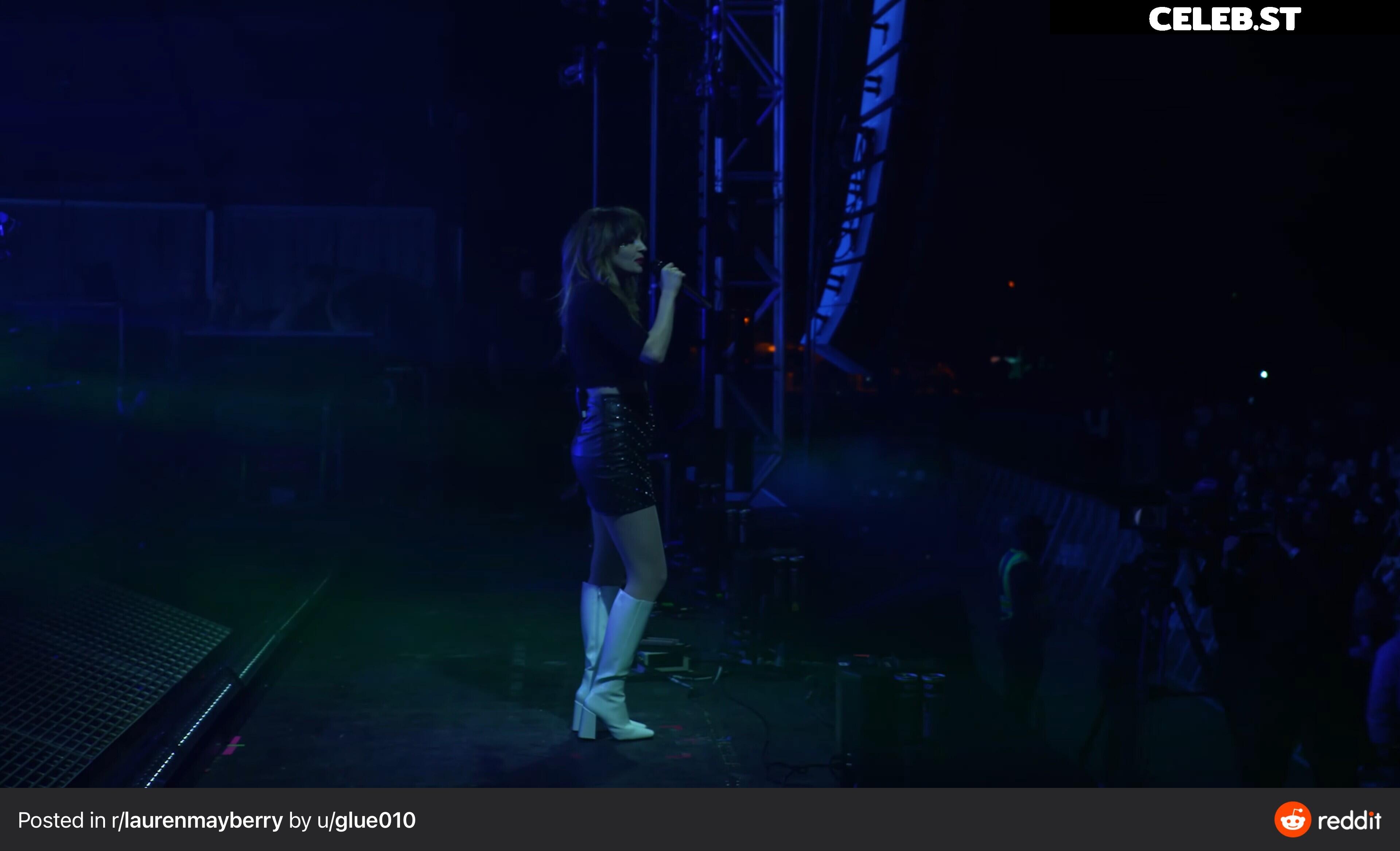 Lauren Mayberry (Singer) Image 11898650