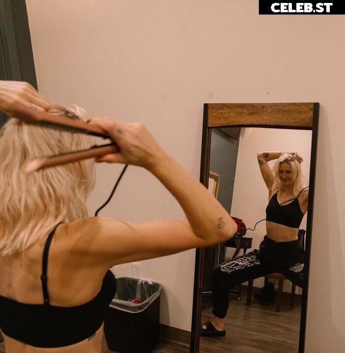 Emily Armstrong Image 11895906