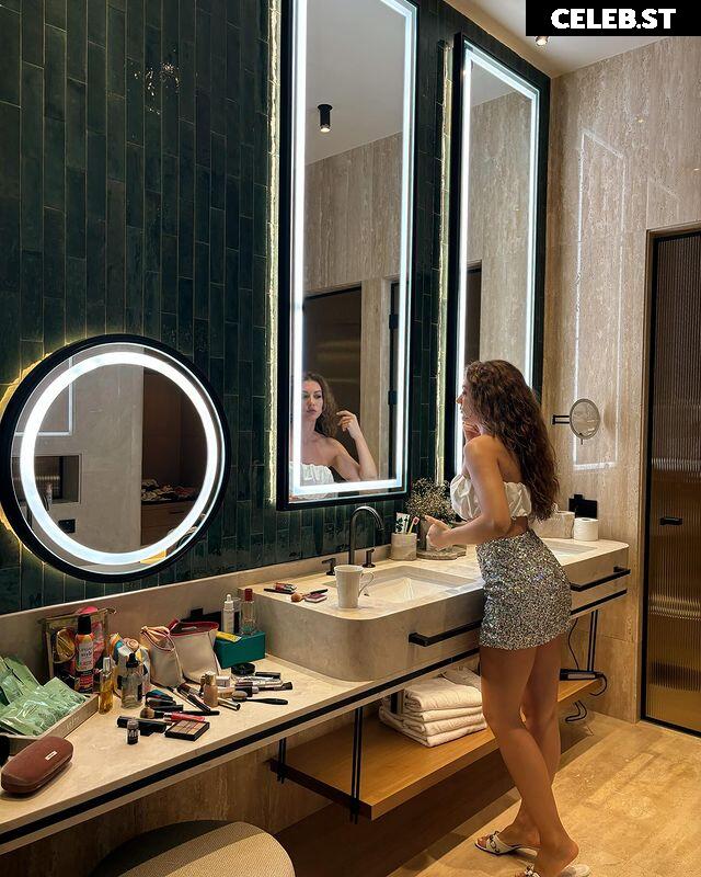 Burcu Özberk Image 11895950
