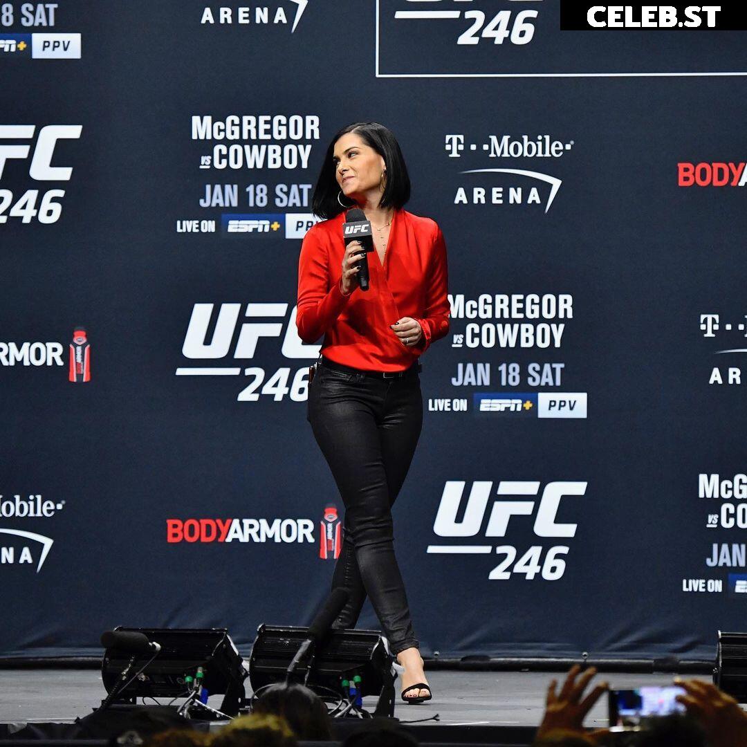 Megan Olivi Image 11895616