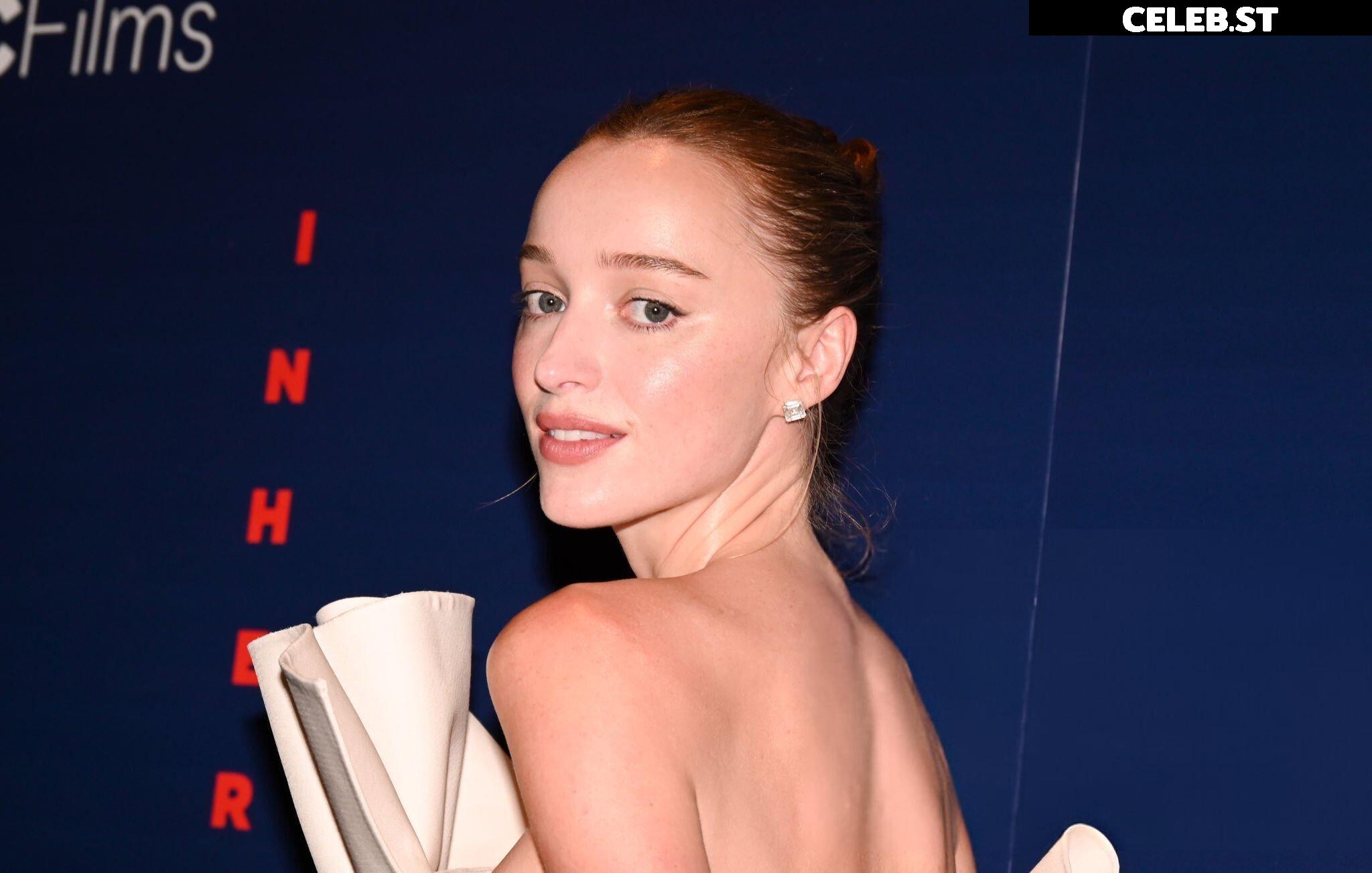Phoebe Dynevor Image 11894864