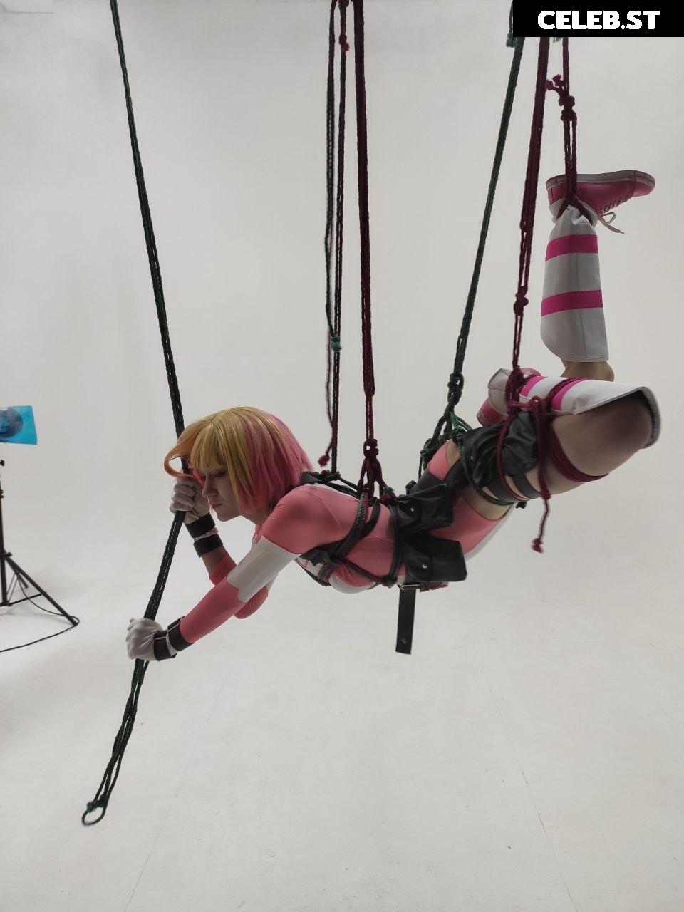 Donna loli Image 11897637