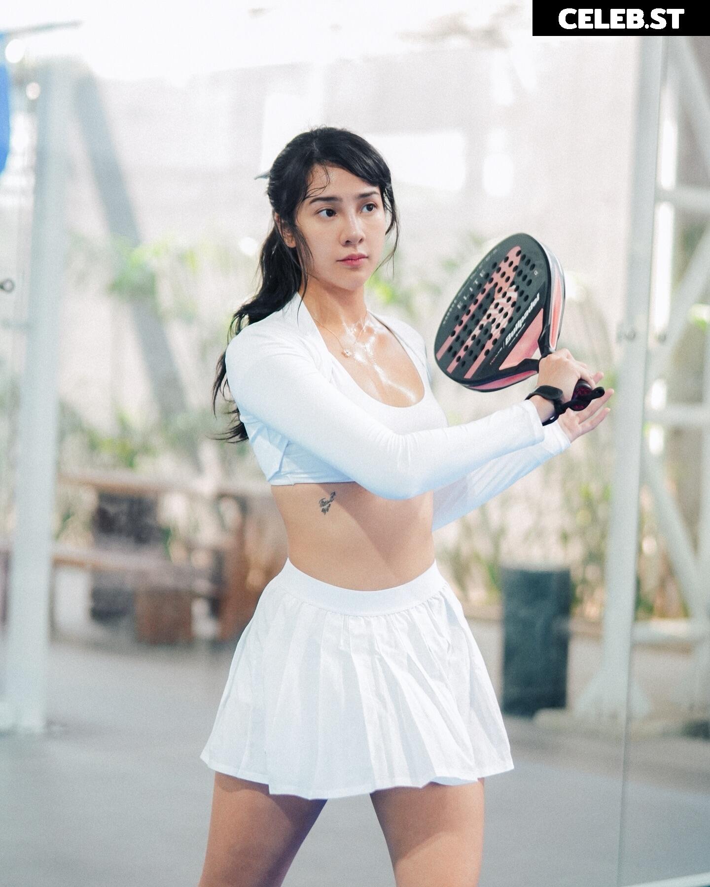 ANYA GERALDINE Image 11897126