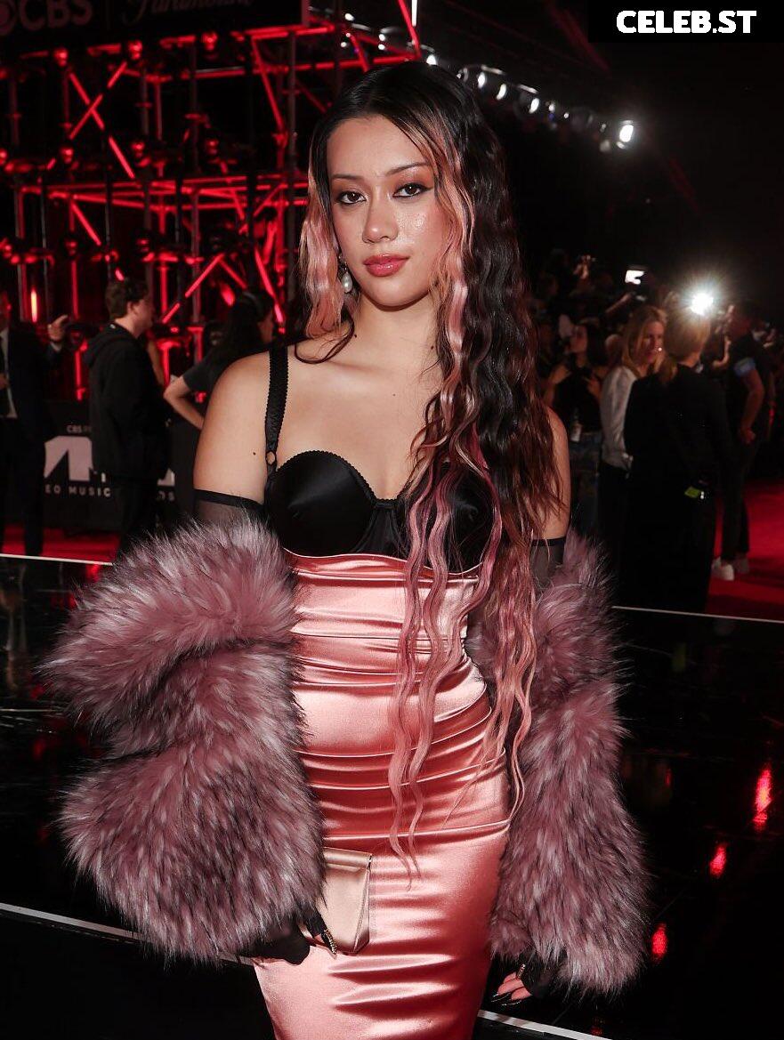 Megan Skiendiel (Katseye) Image 11897013