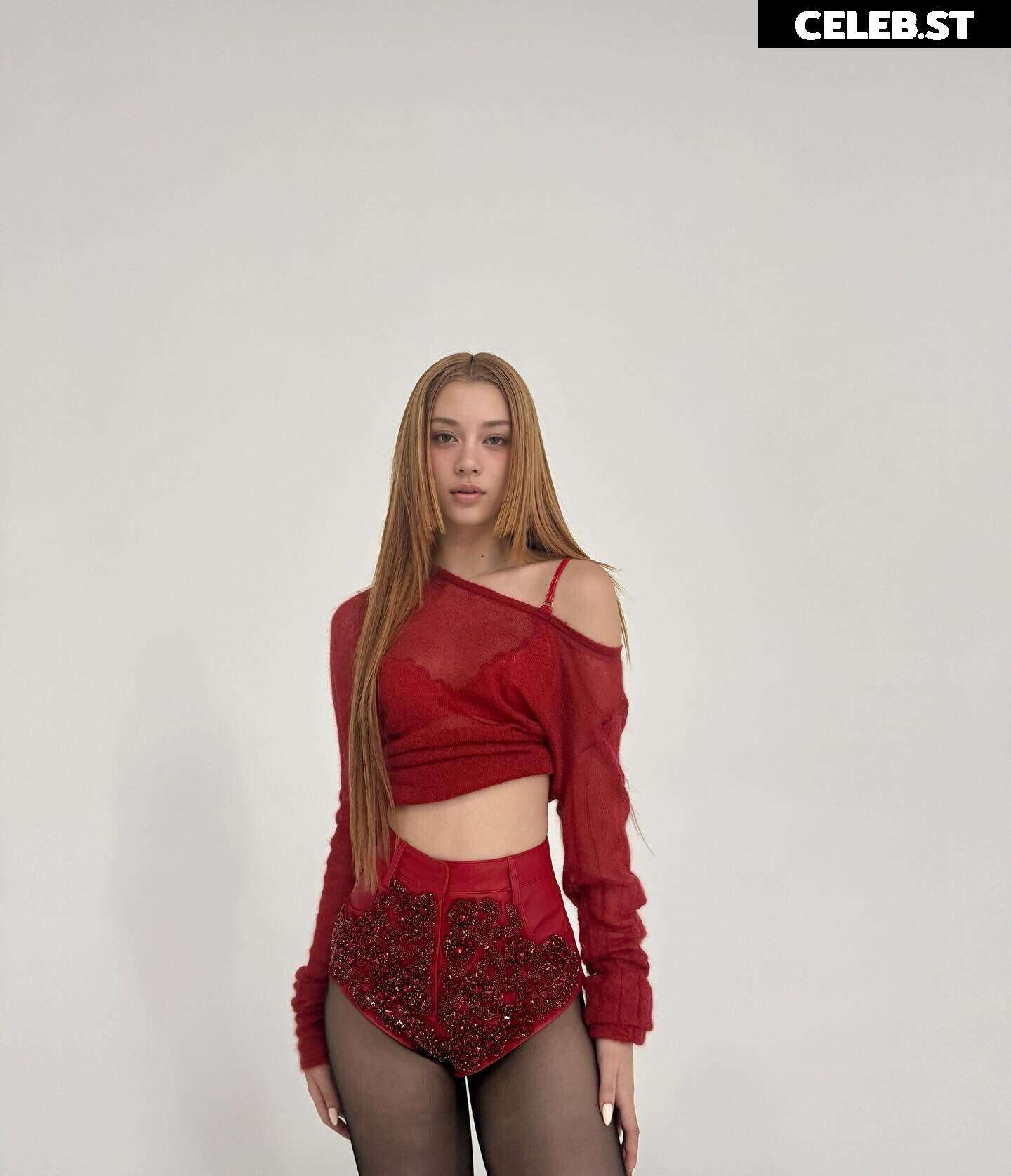 Megan Skiendiel (Katseye) Image 11896990