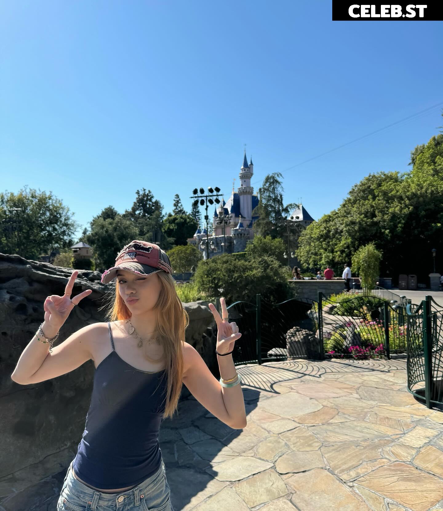 Megan Skiendiel (Katseye) Image 11896977