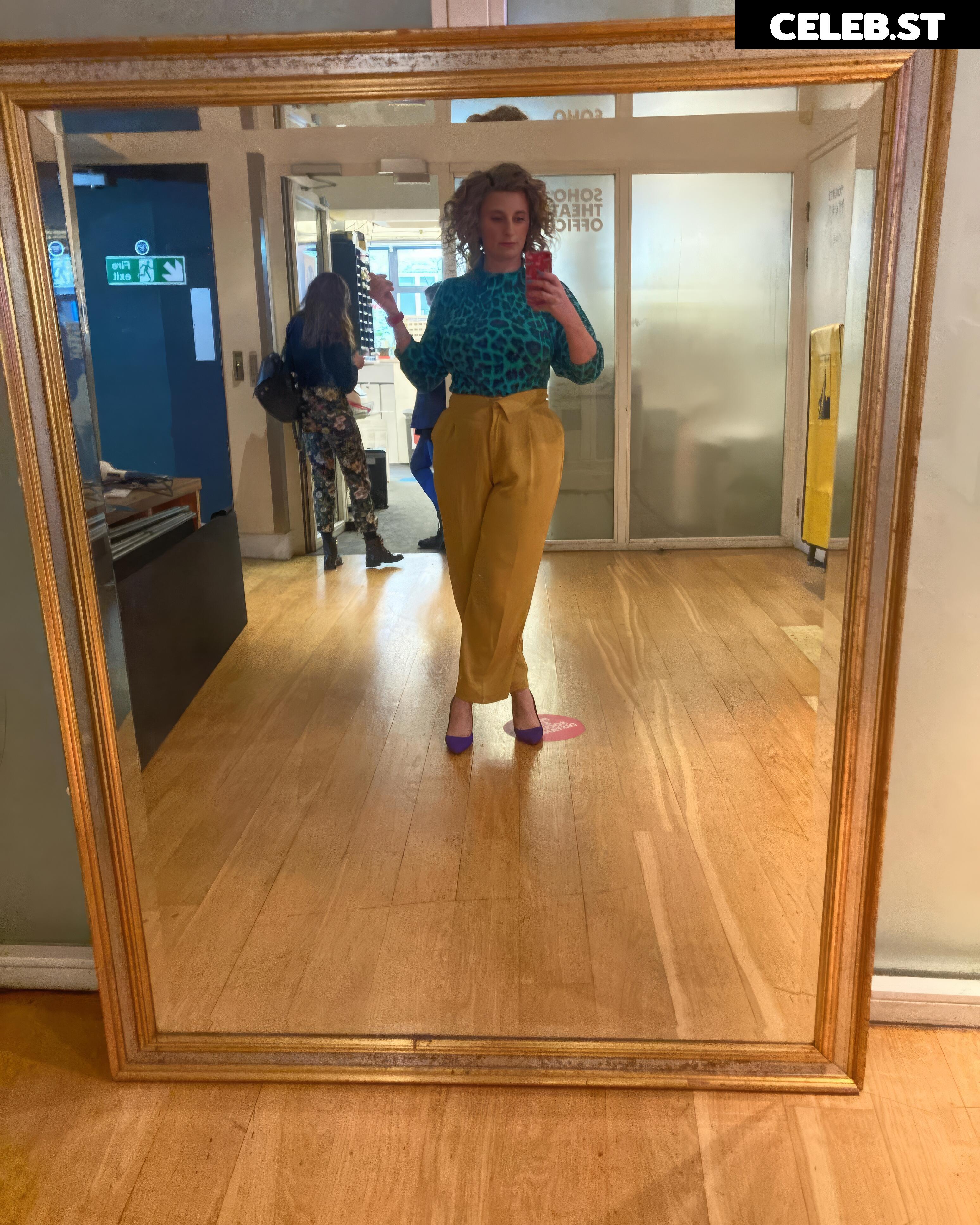 Felicity Ward, The Office AU. Image 11896428