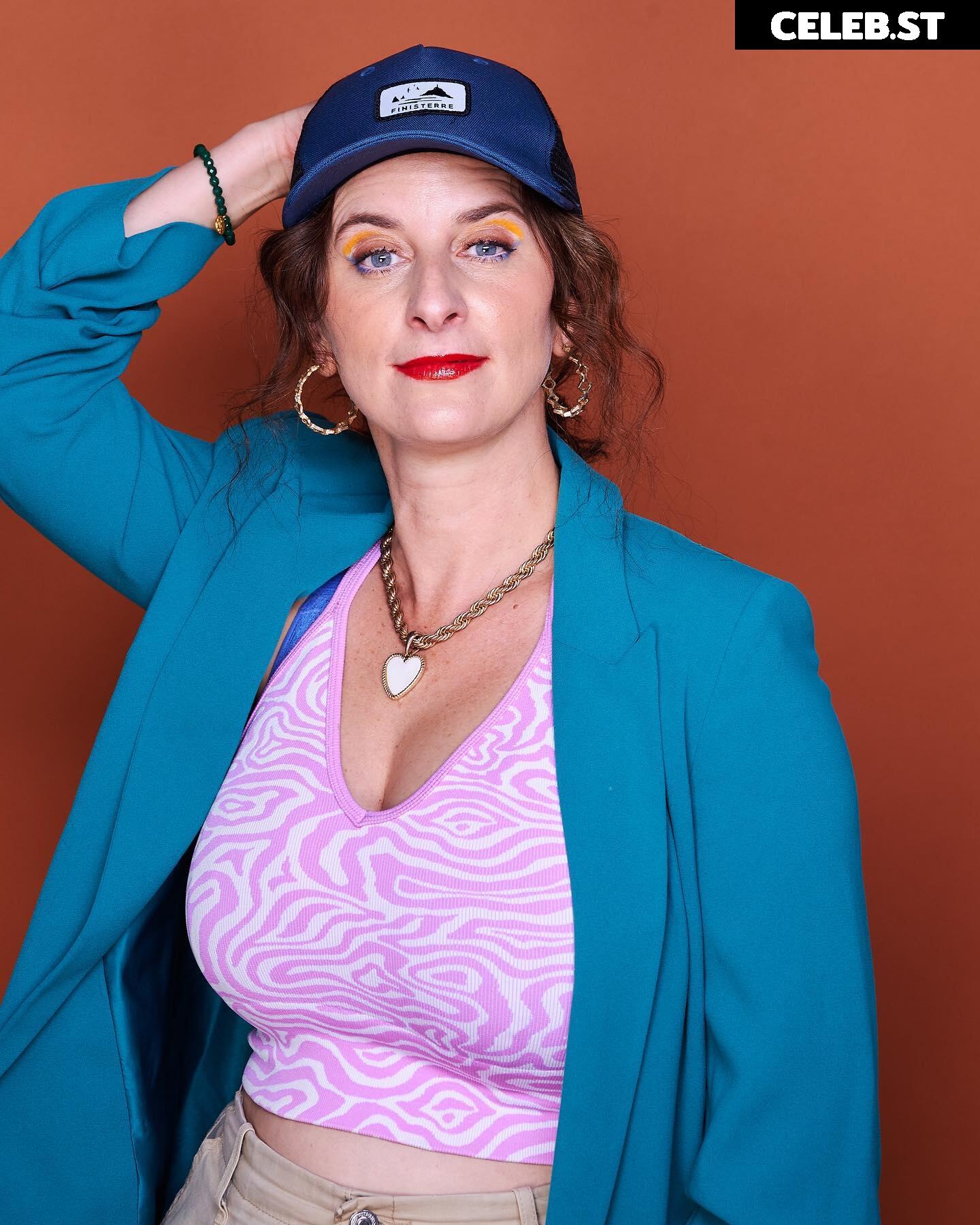 Felicity Ward, The Office AU. Image 11896379