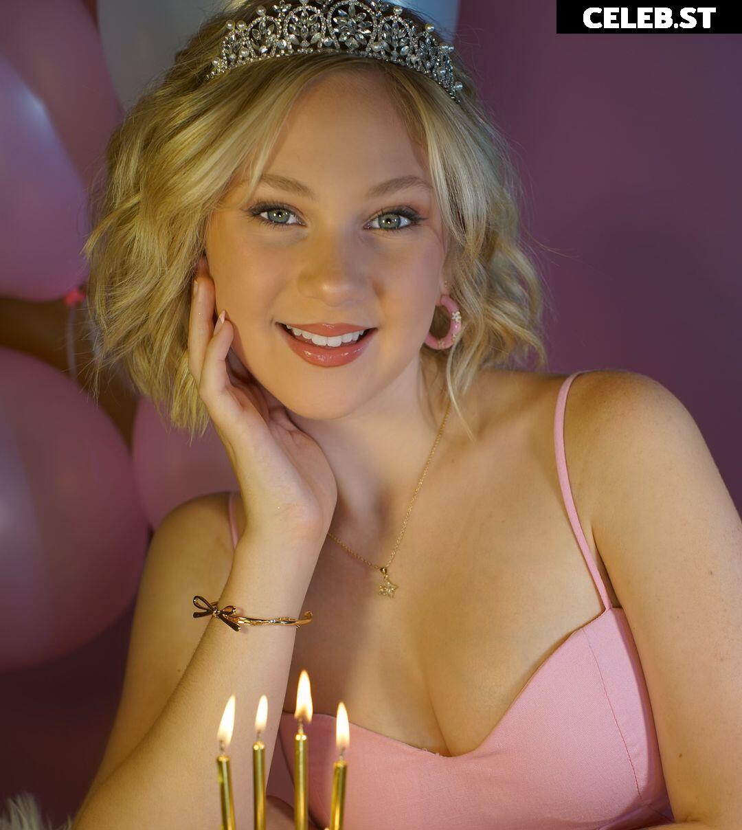 Lily Brooks O’Briant Image 11893936