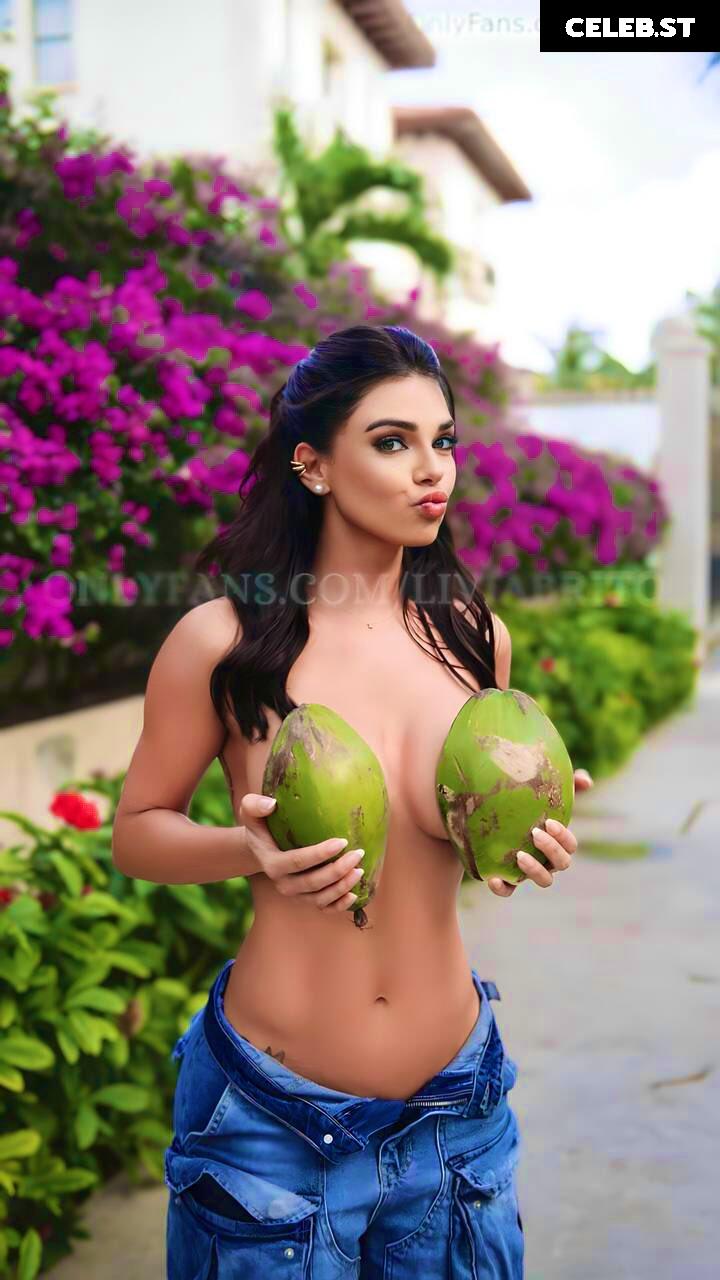 Livia Brito Image 11893552